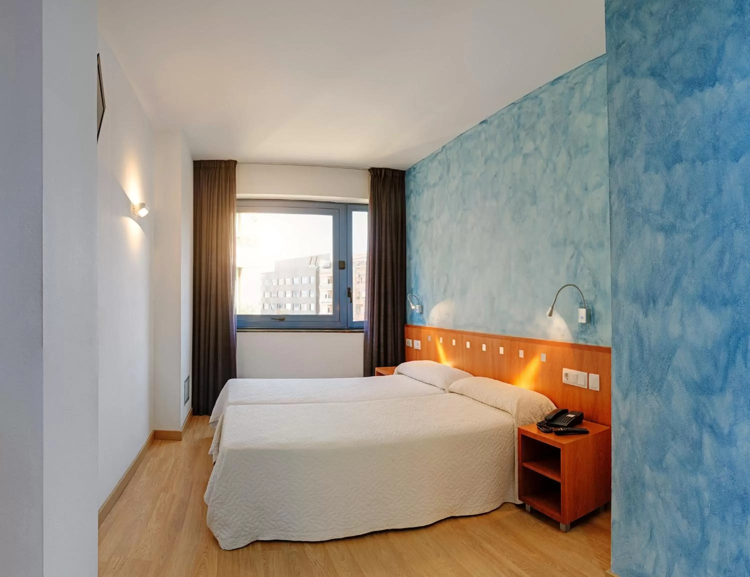 Bedroom, Bed in Hotel Acta Azul Barcelona