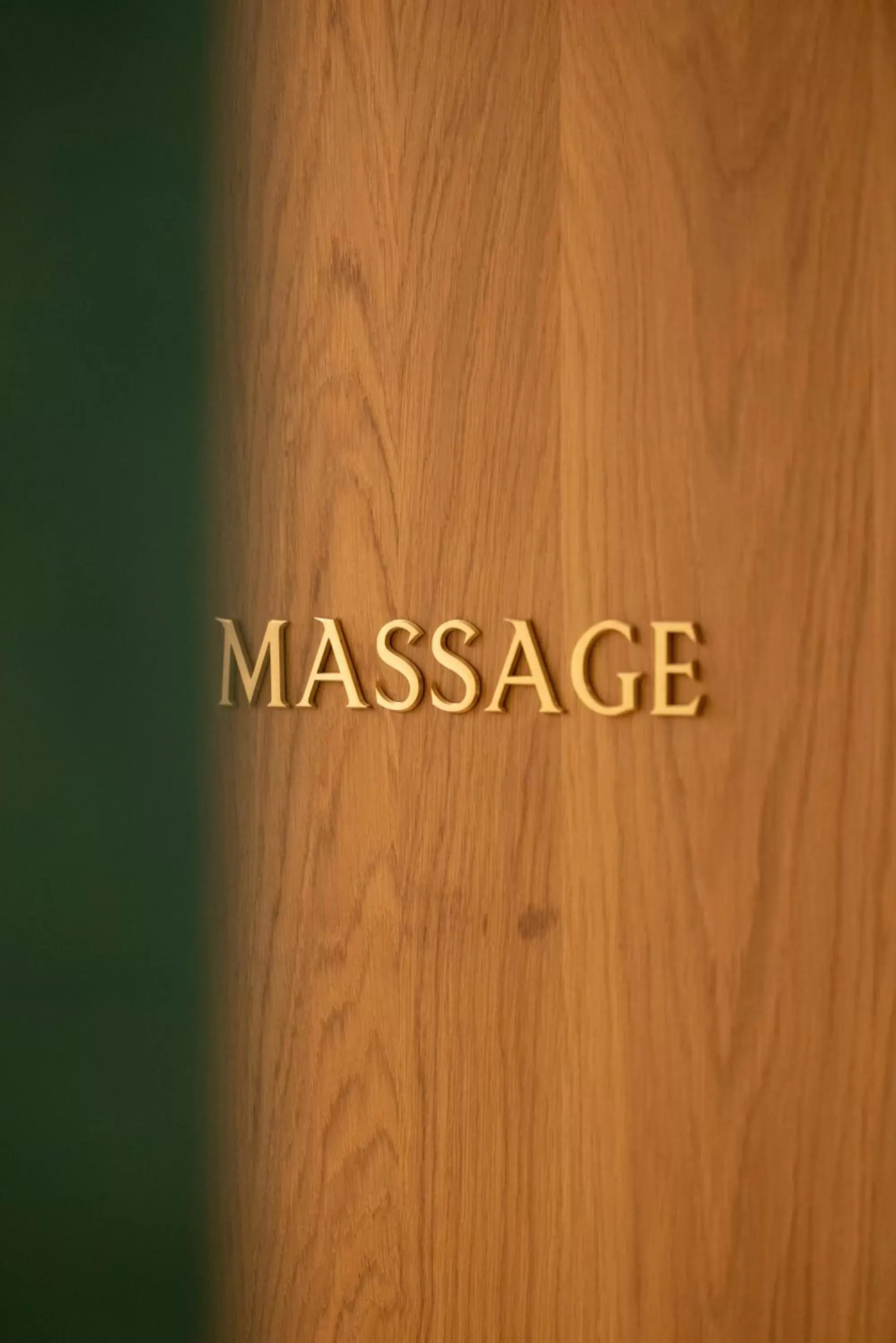 Massage in Hotel La Mère Germaine