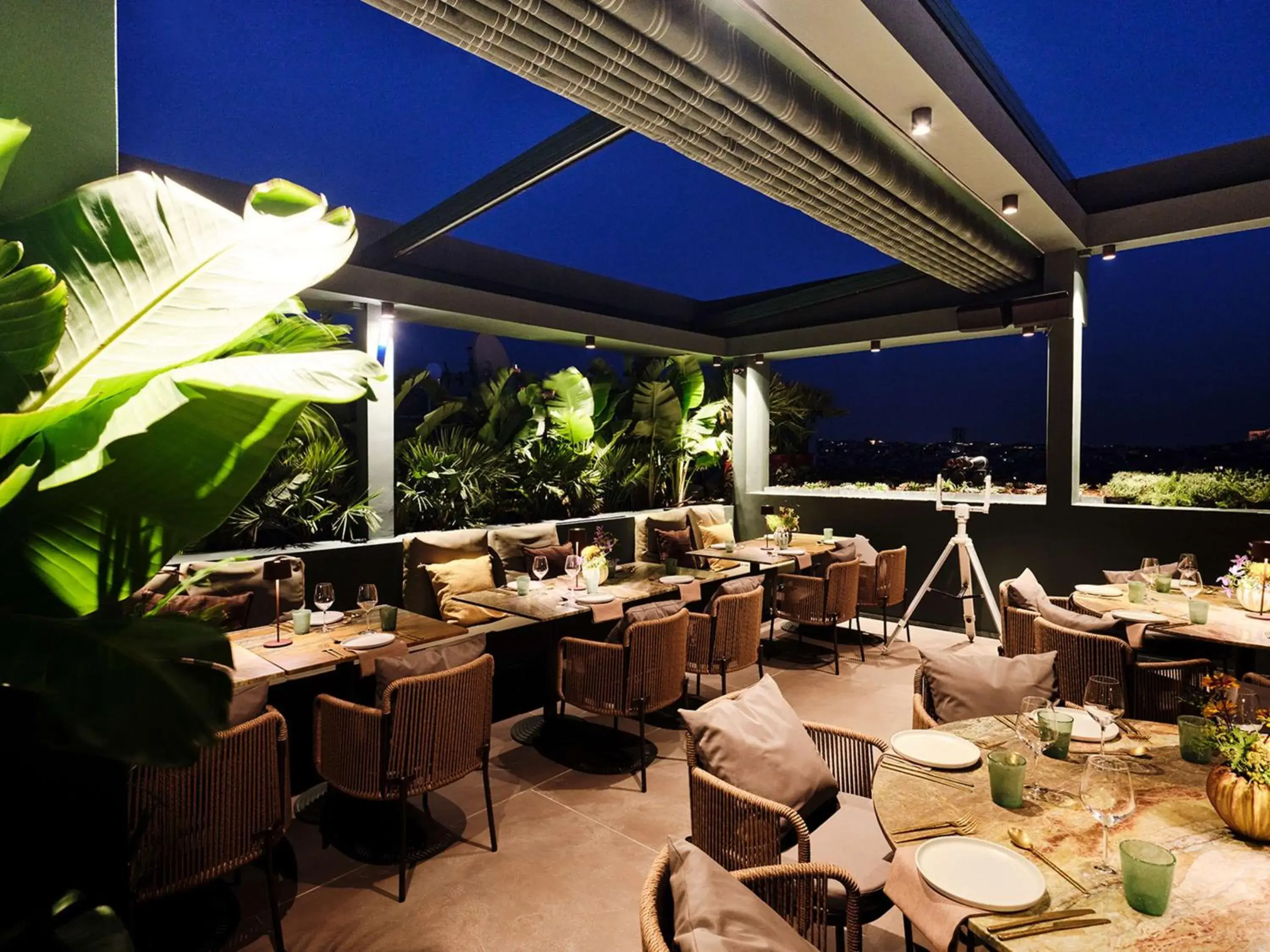 Restaurant/Places to Eat in Radisson Blu Park Hotel Athens