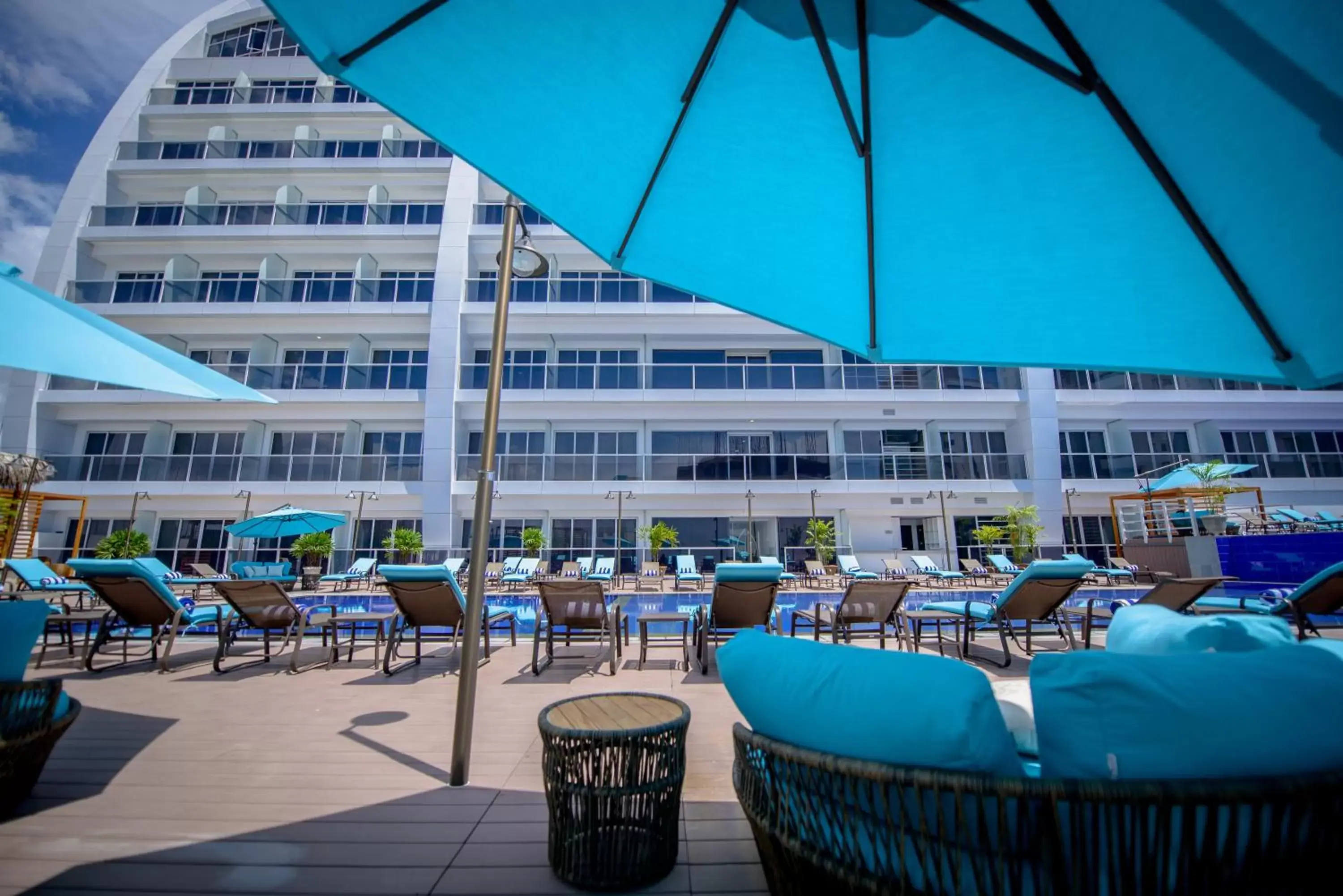 Swimming pool, Restaurant/Places to Eat in Wyndham Manta Sail Plaza Hotel and Convention Center