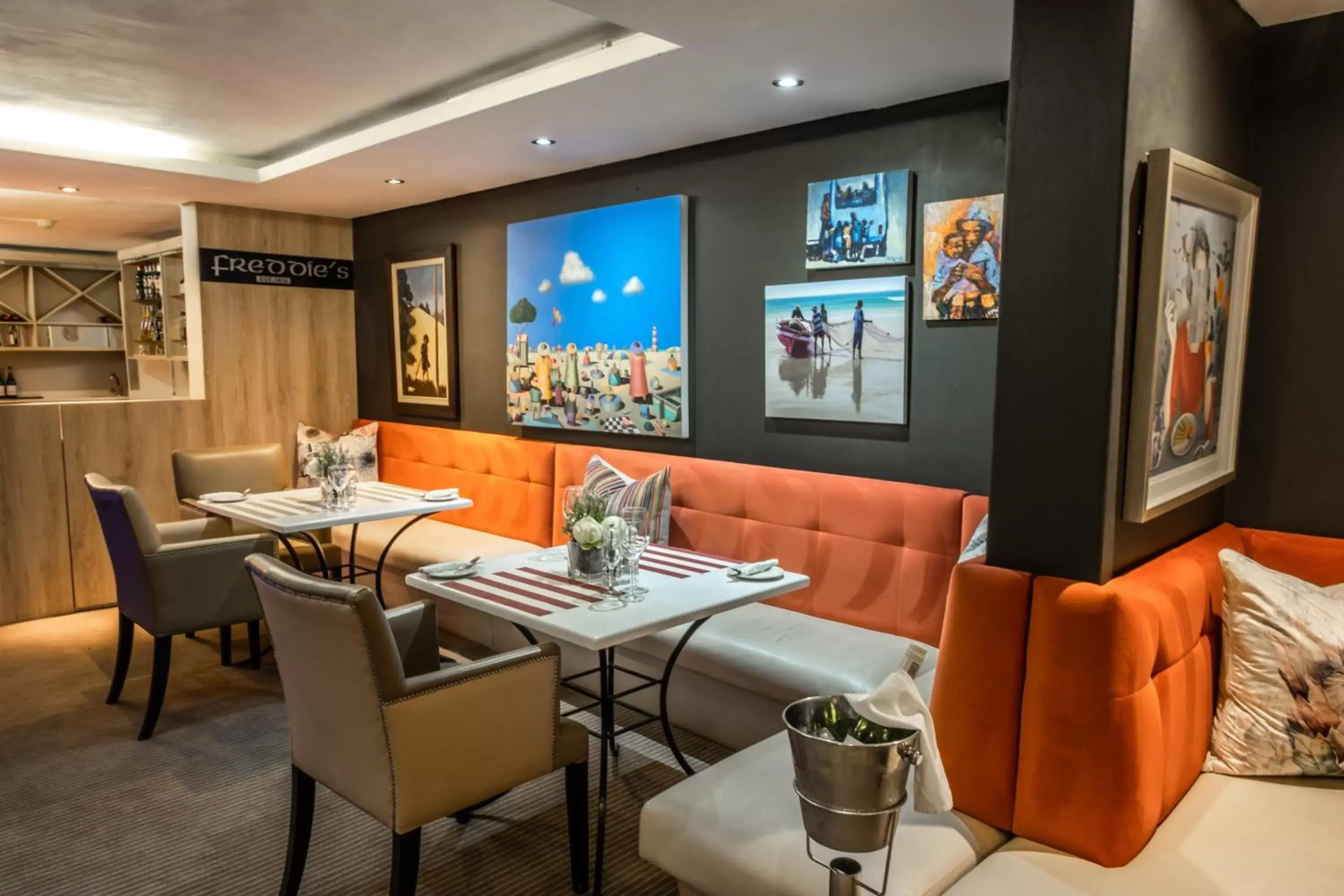 Lounge or bar, Restaurant/Places to Eat in The Bantry Bay Aparthotel by Totalstay