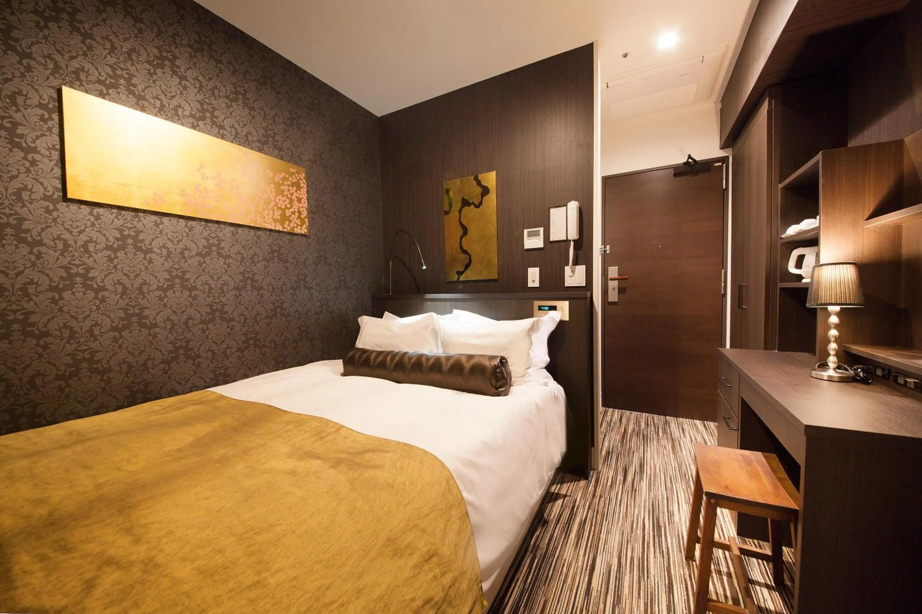 Photo of the whole room, Bed in Centurion Hotel Grand Akasakamitsuke Station