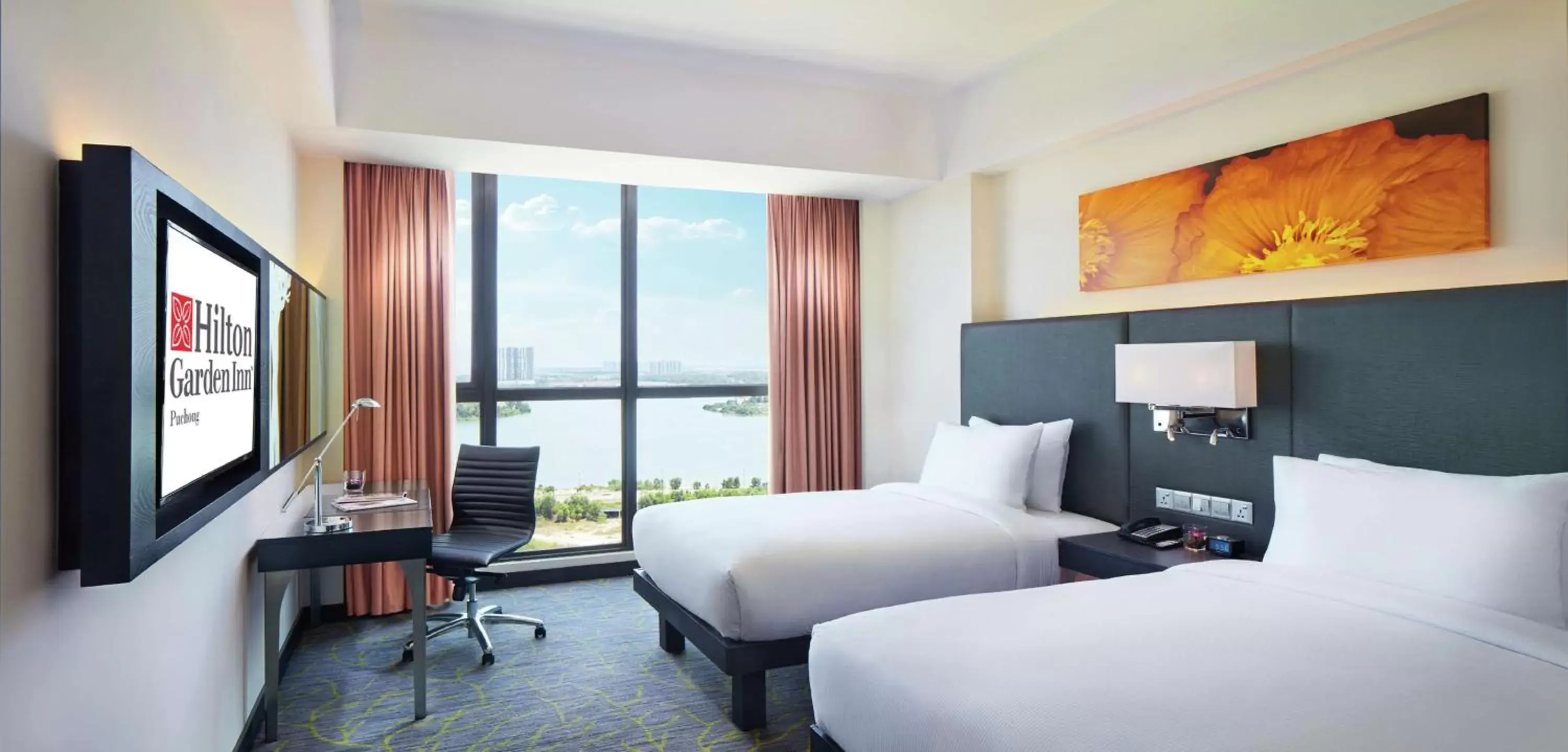 Bedroom in Hilton Garden Inn Puchong