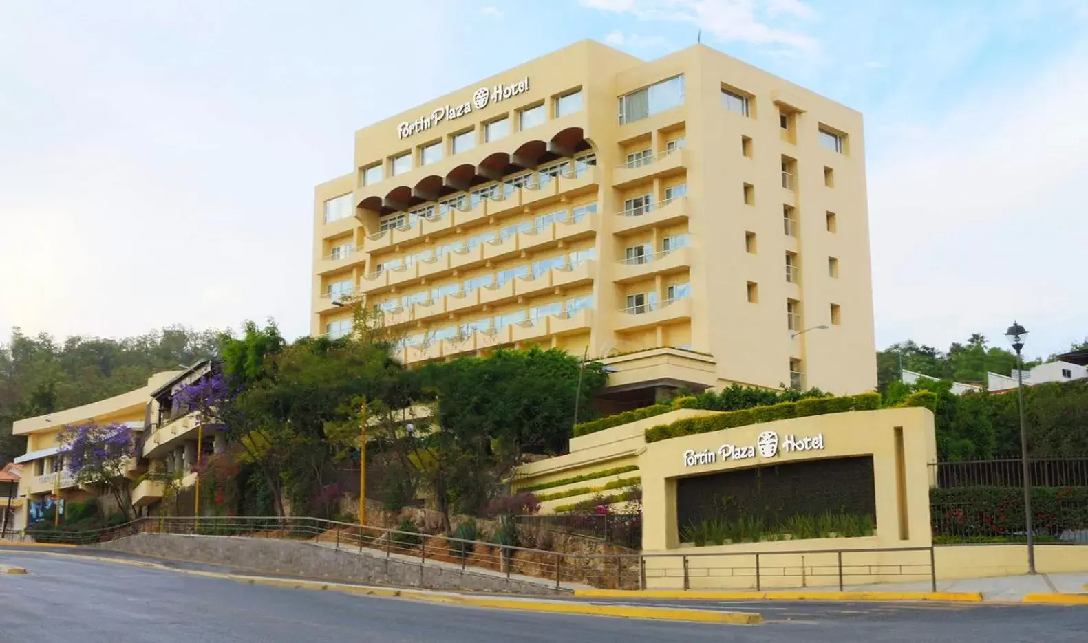 Off site, Property Building in Hotel Fortin Plaza