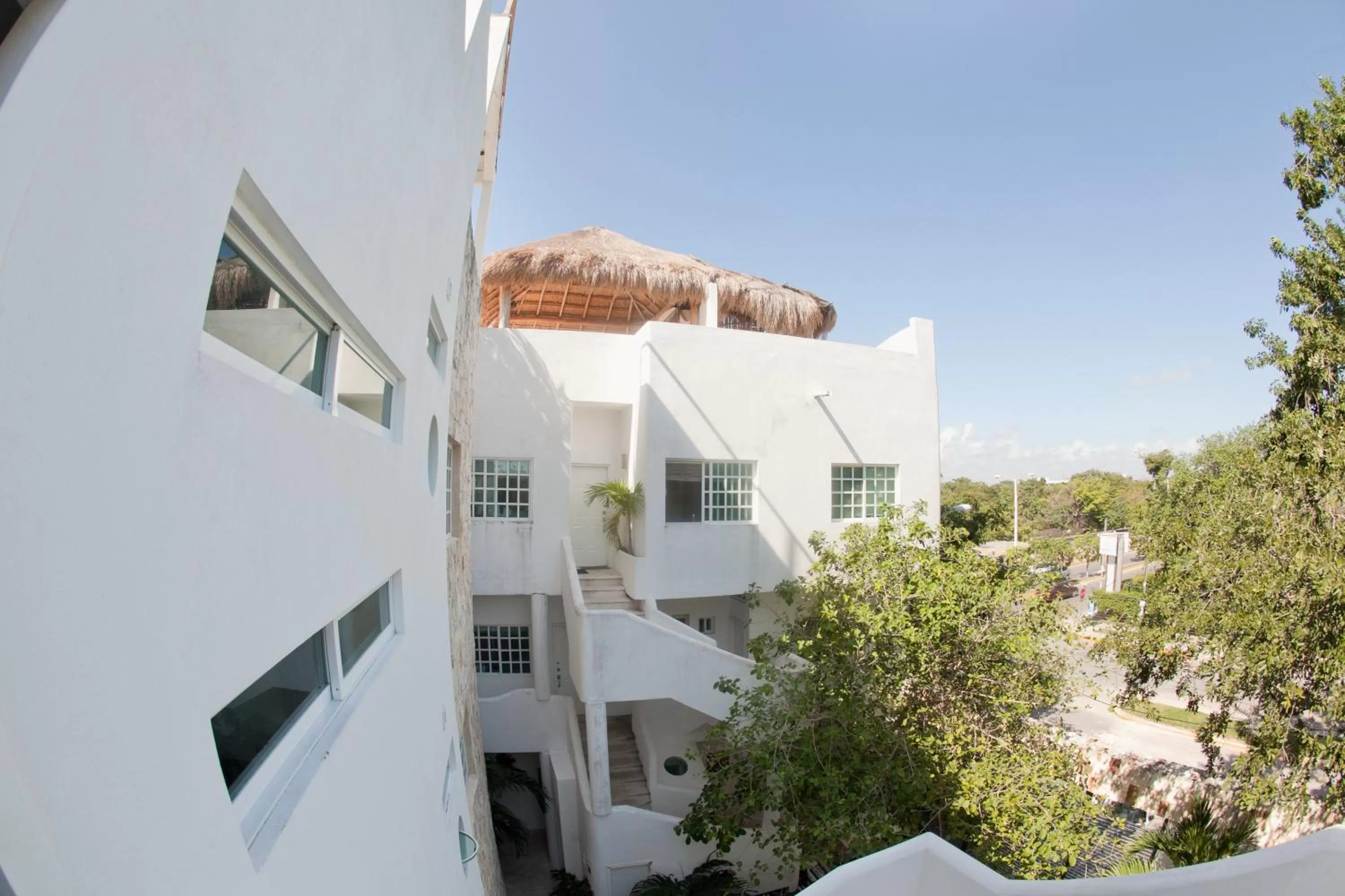 Garden view in Nasim Condo Hotel con acceso BEACH CLUB GRATIS, metros 5th AVENIDA