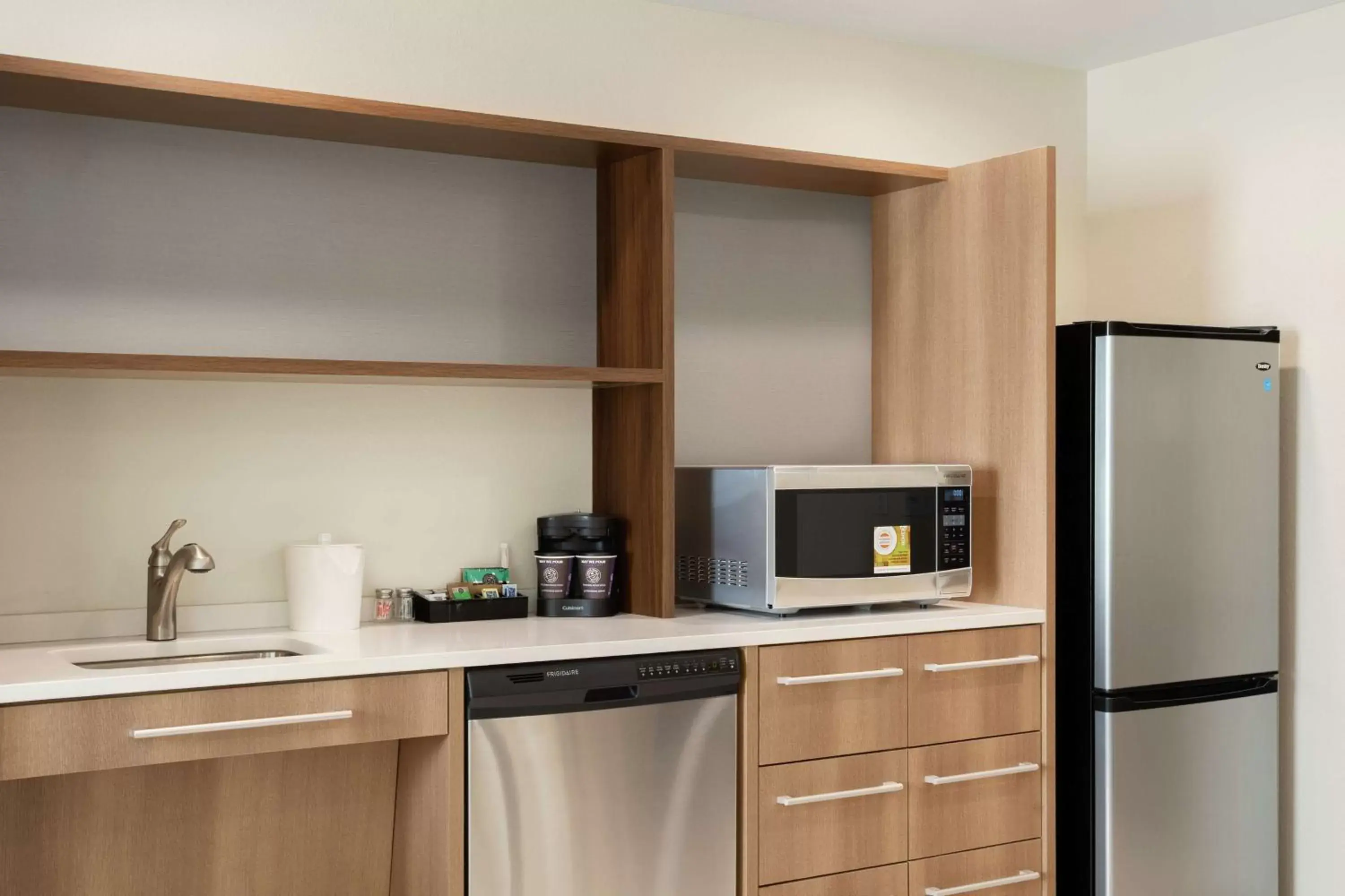 Kitchen or kitchenette, Kitchen/Kitchenette in Home2 Suites By Hilton Warminster Horsham