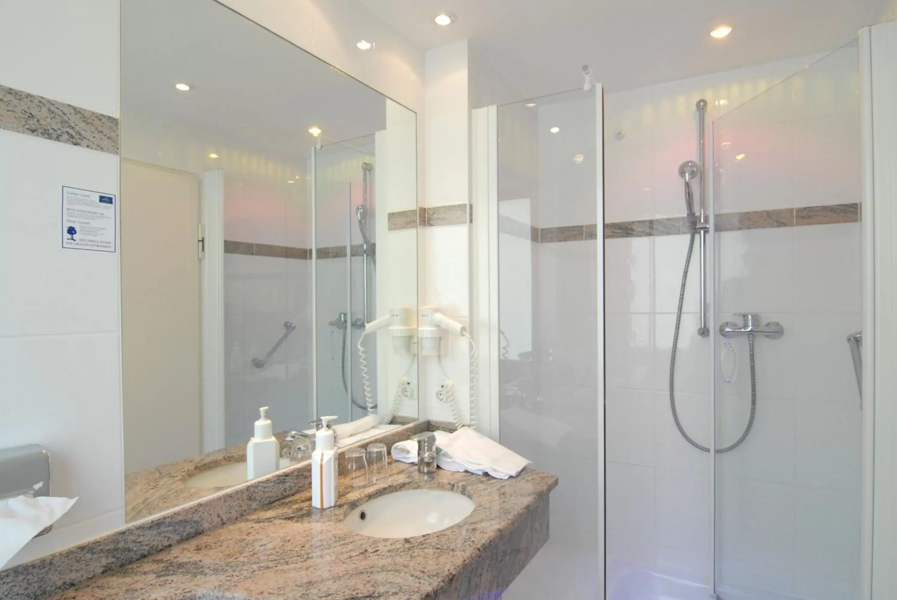 Bathroom in Hotel Amba Bathroom in Hotel Amba