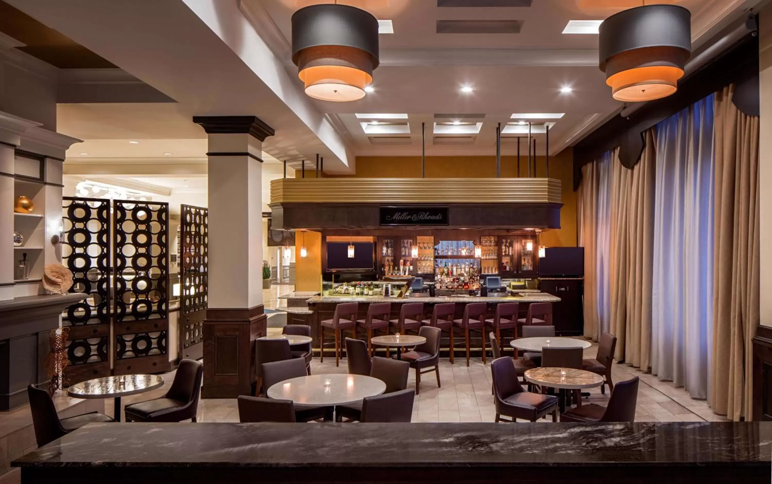 Lounge or bar, Lounge/Bar in Hilton Richmond Downtown