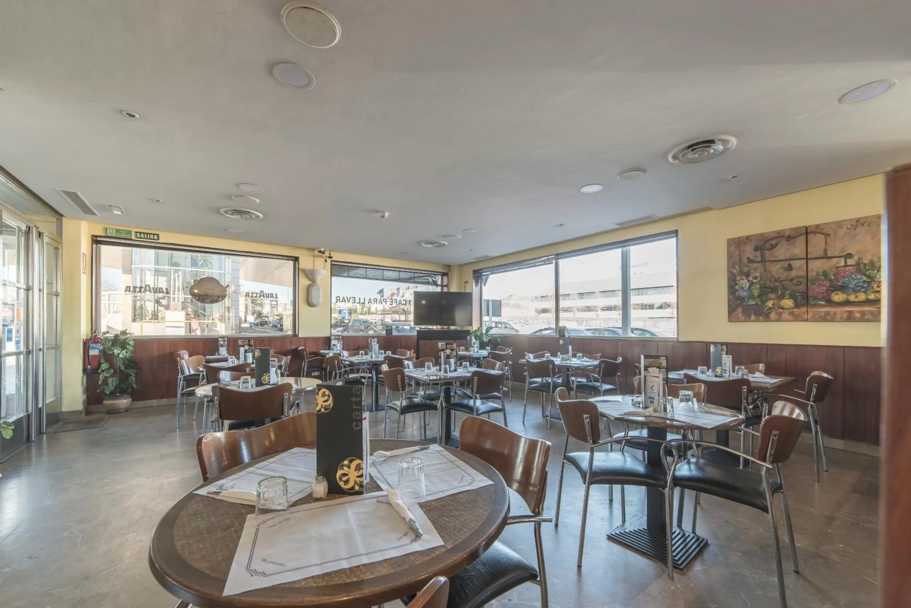 Communal lounge/ TV room, Restaurant/Places to Eat in Hotel Concordy