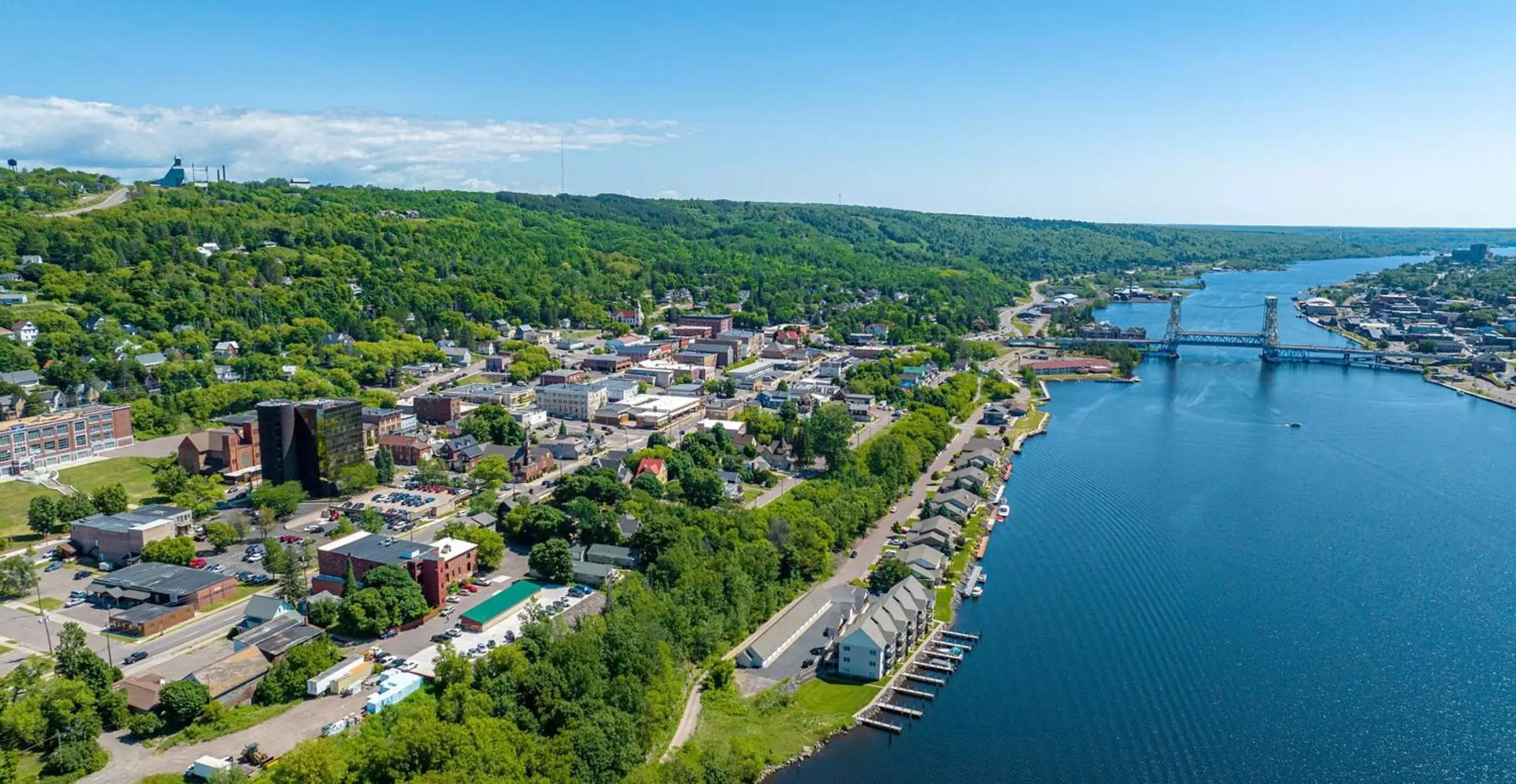 Bird's eye view, Bird's-eye View in Magnuson Copper Crown