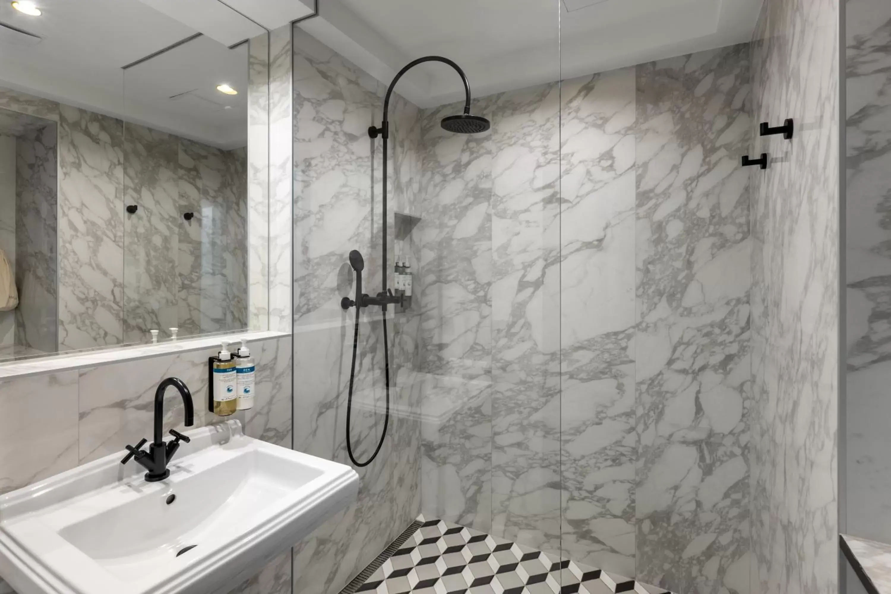 Shower, Bathroom in numa I Republika Rooms & Apartments