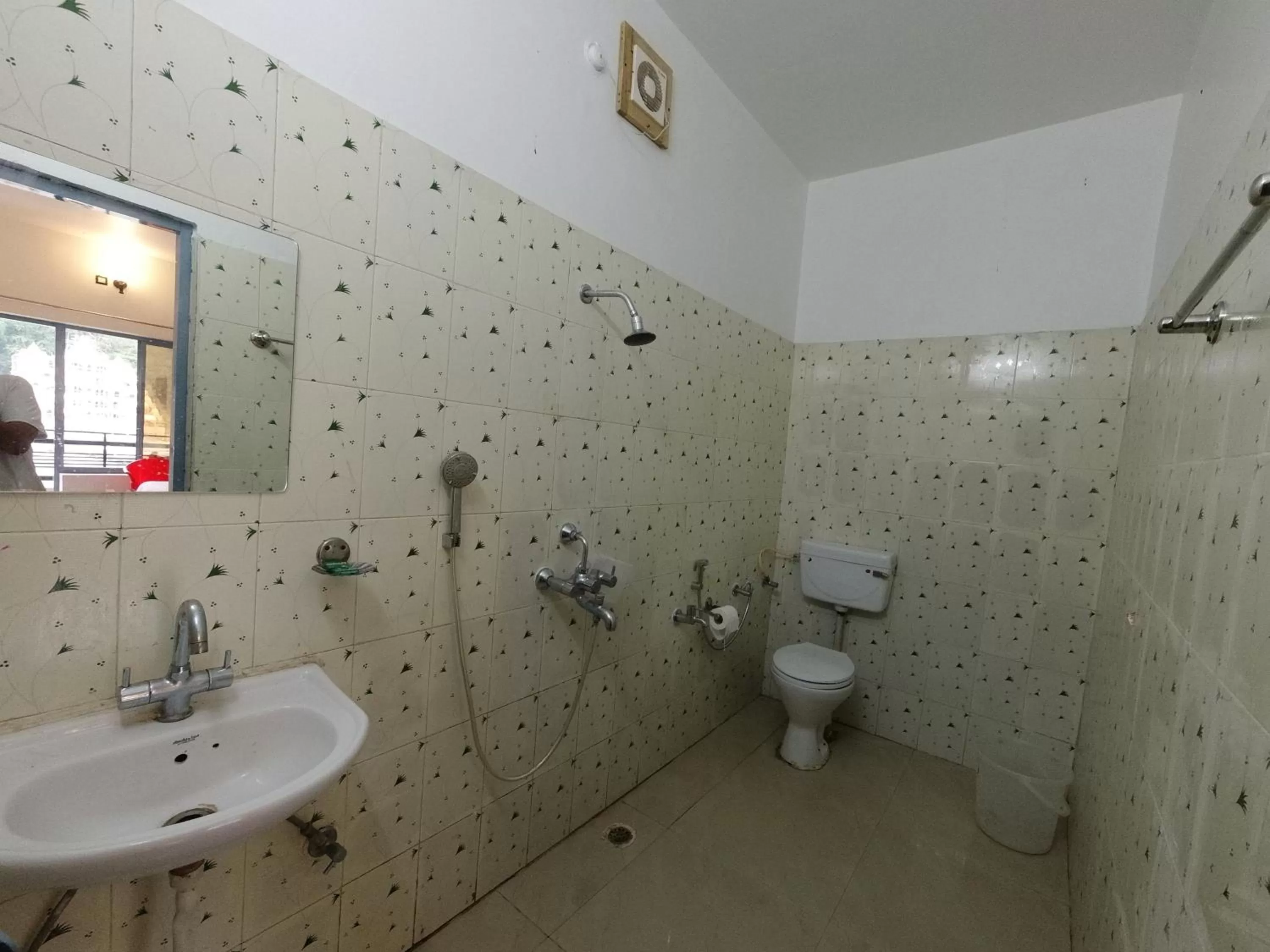 Bathroom in H7 Stay On The Ganges, Yoga & Spa Resort, Rishikesh