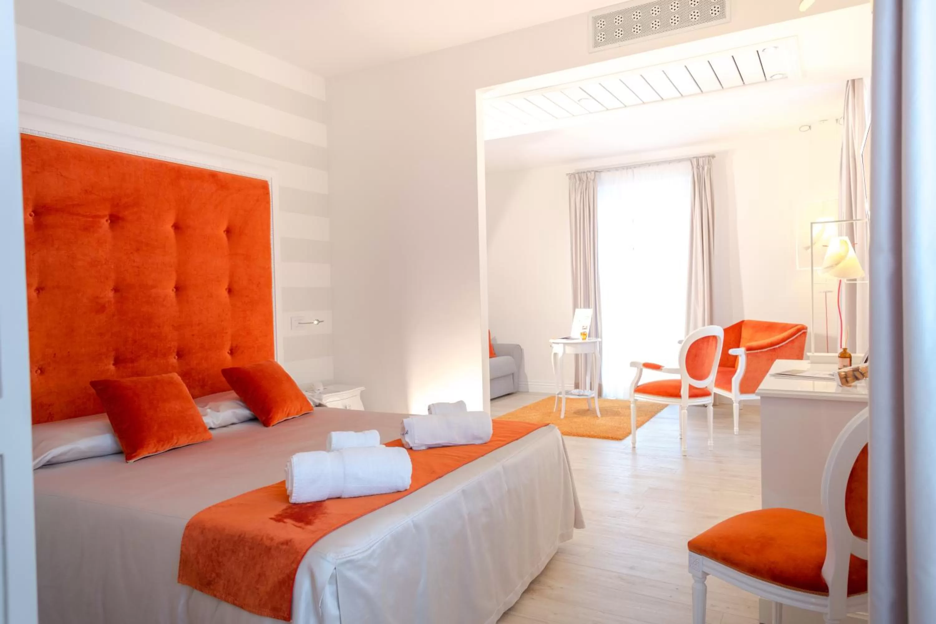 Bathroom, Bed in VILLA LIBERTY Boutique Hotel - Borgo Capitano Collection