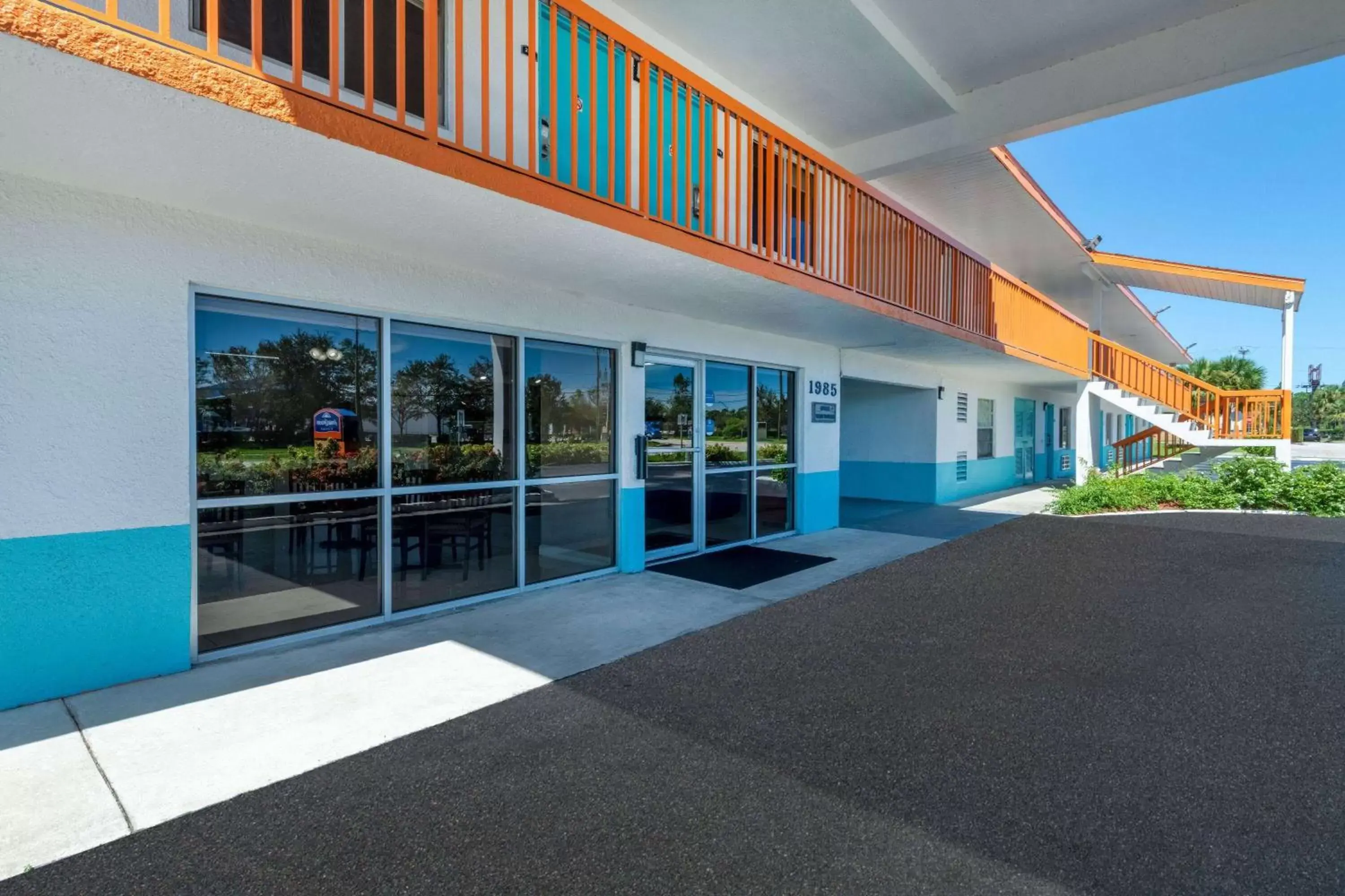 Property Building in Howard Johnson by Wyndham Vero Beach/I-95