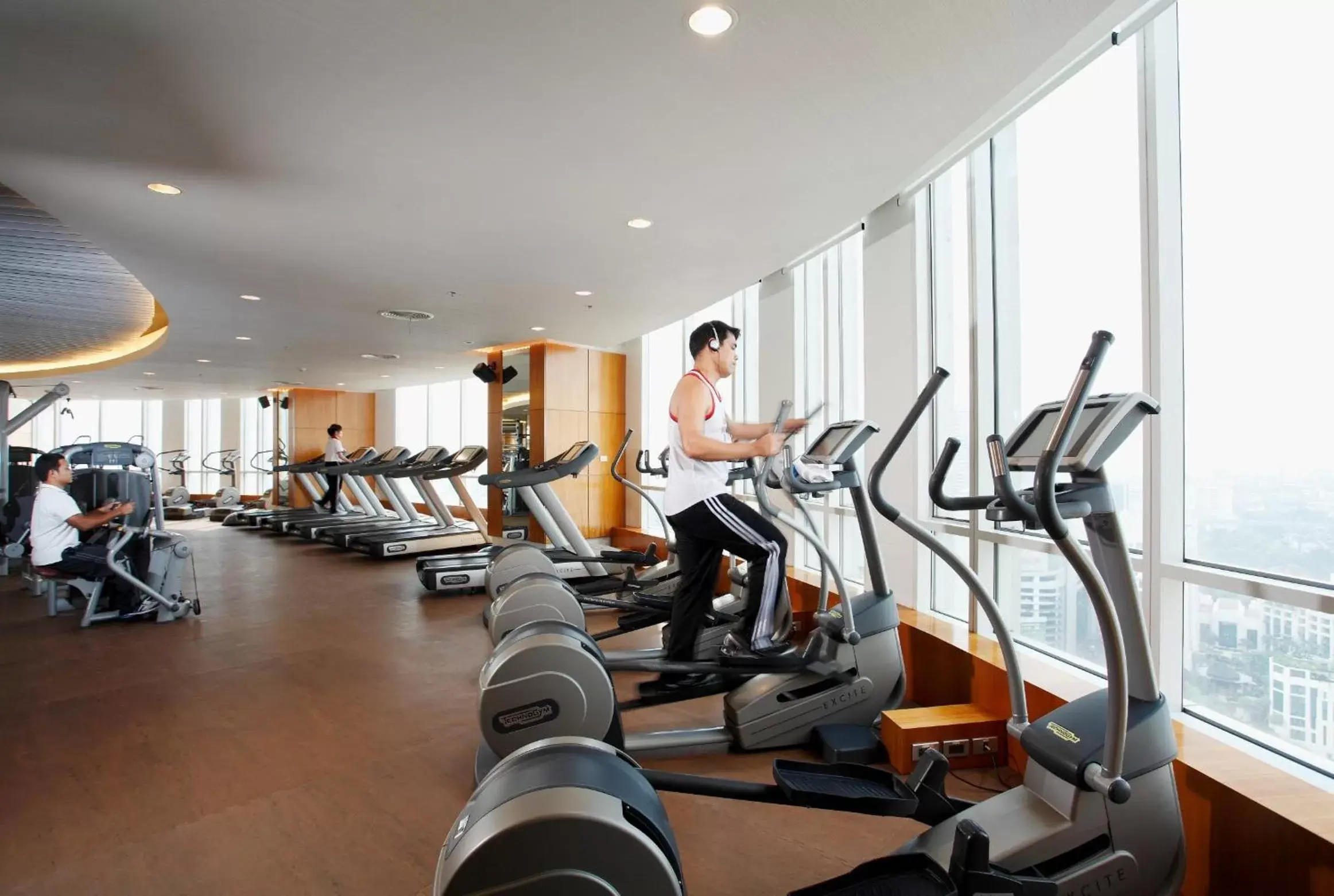 Fitness centre/facilities in Centara Grand At CentralWorld Fitness centre/facilities in Centara Grand At CentralWorld