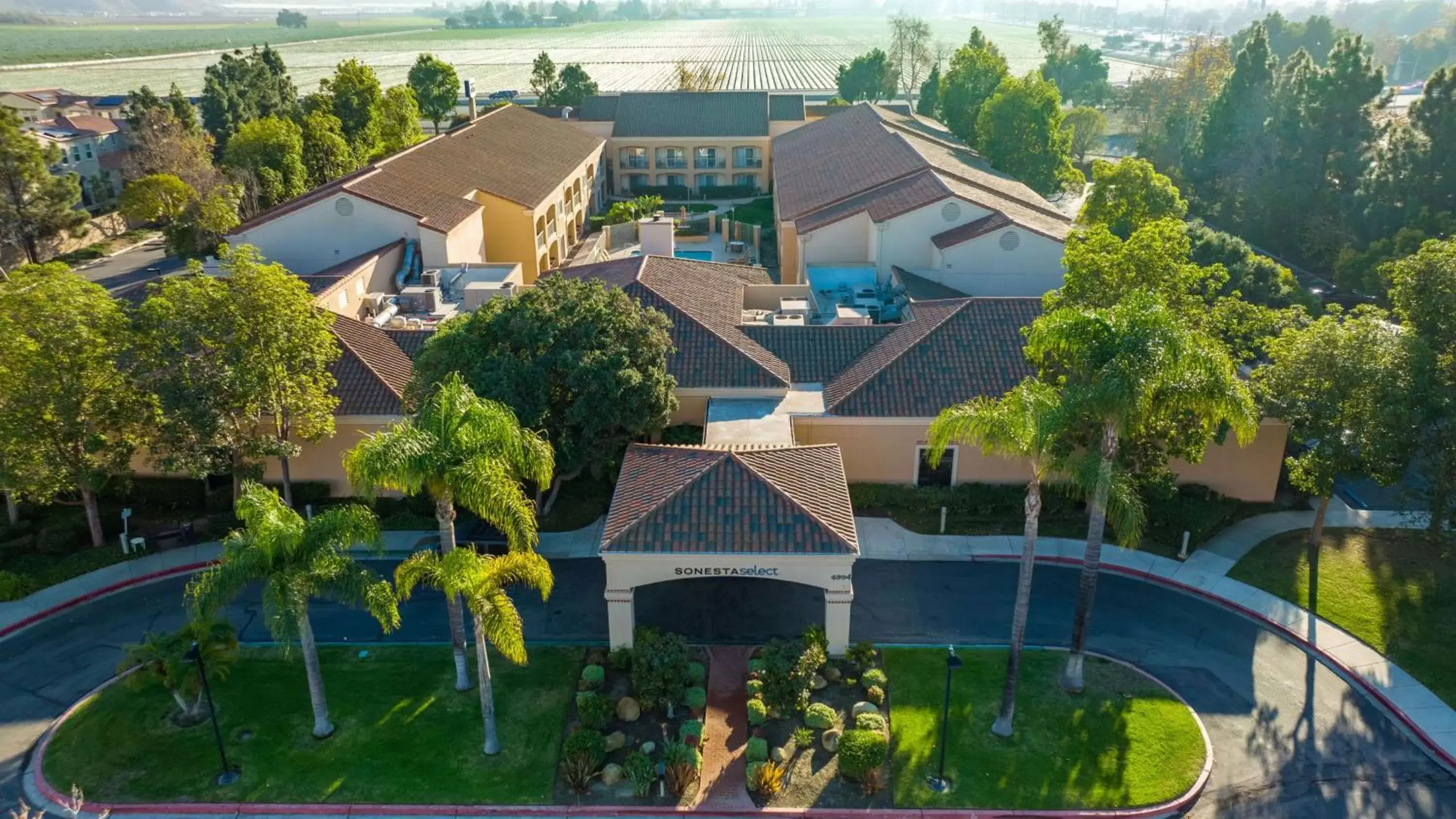 Property building, Bird's-eye View in Sonesta Select Camarillo