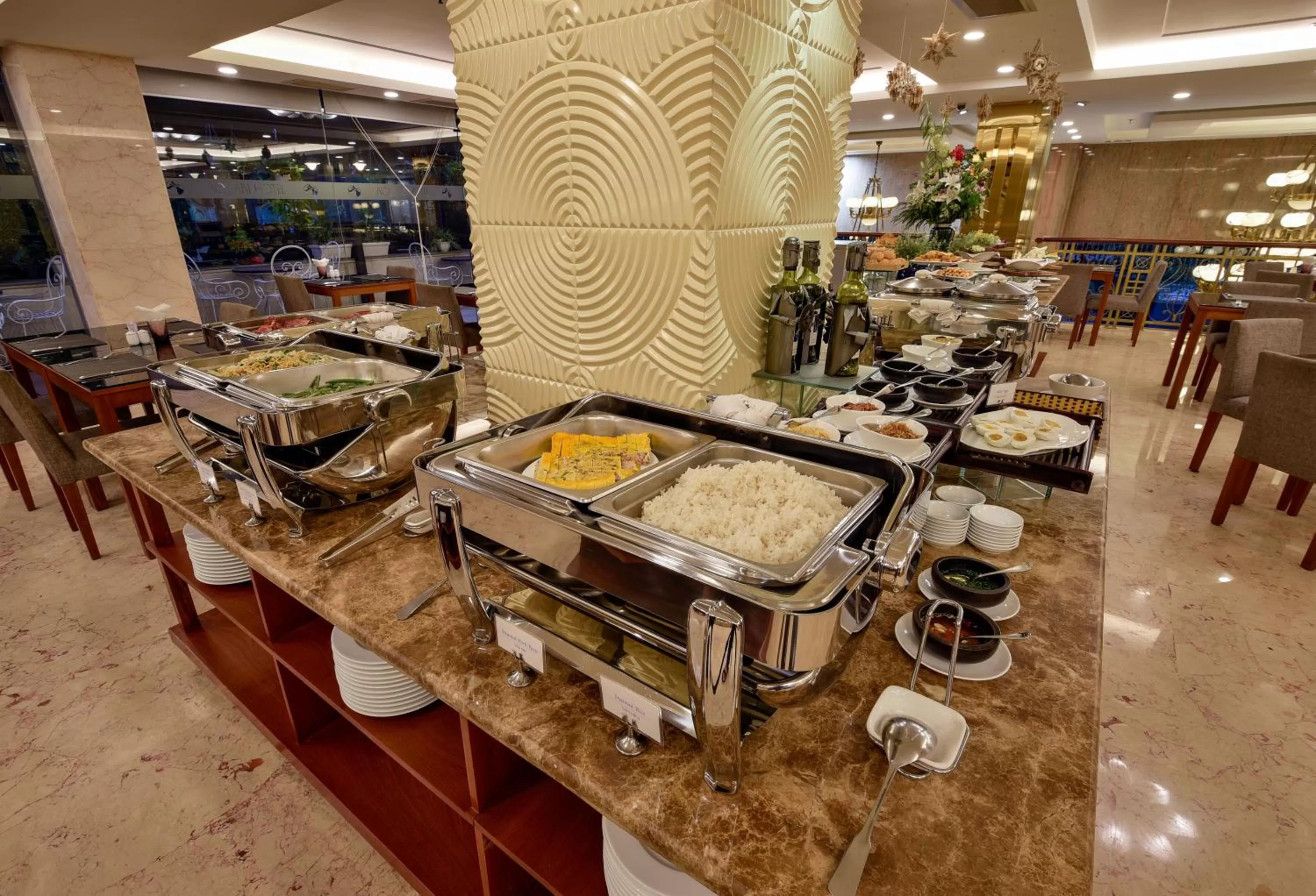 Restaurant/places to eat in Aquari Hotel