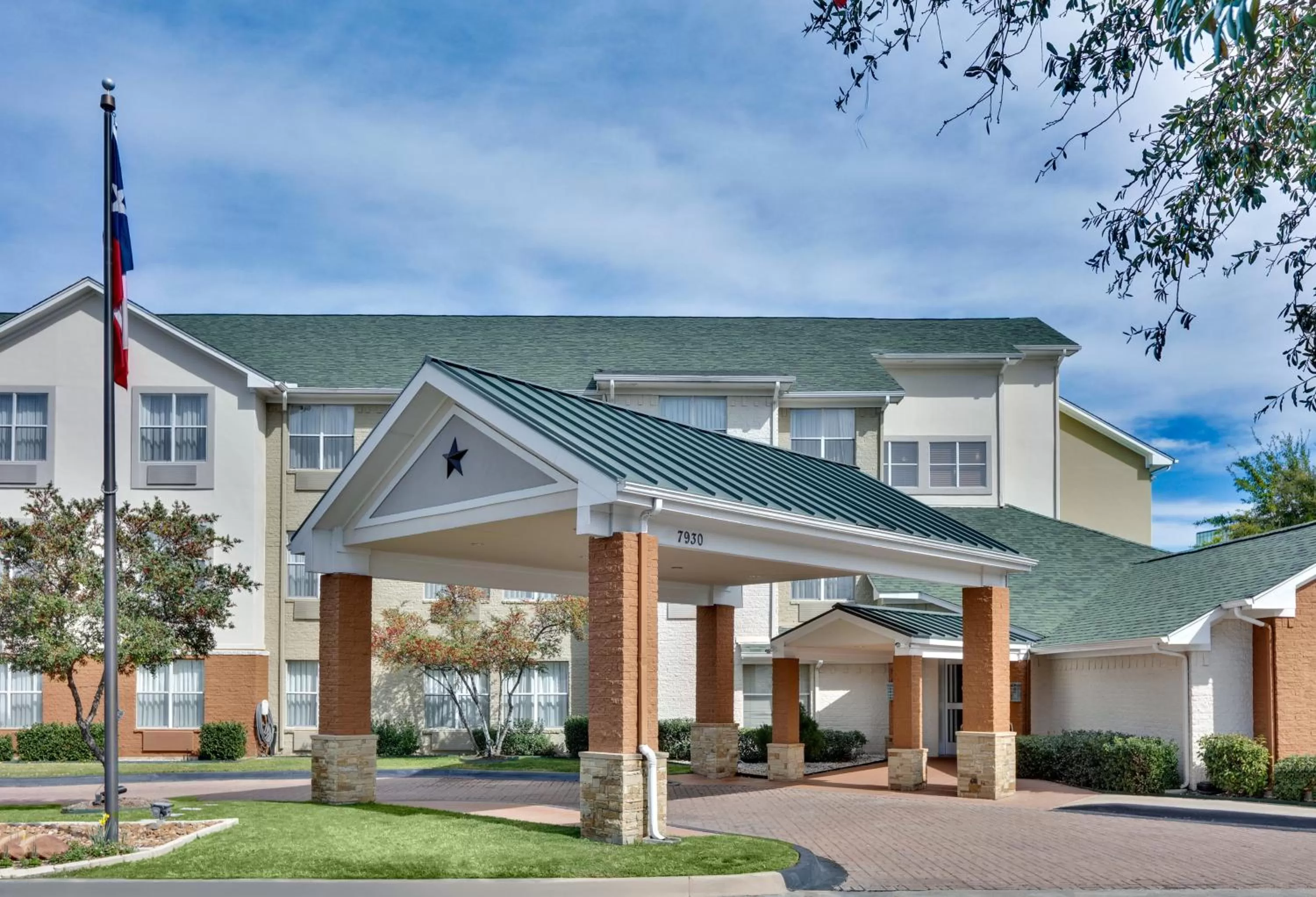 Property building in Candlewood Suites Dallas Market Center-Love Field by IHG