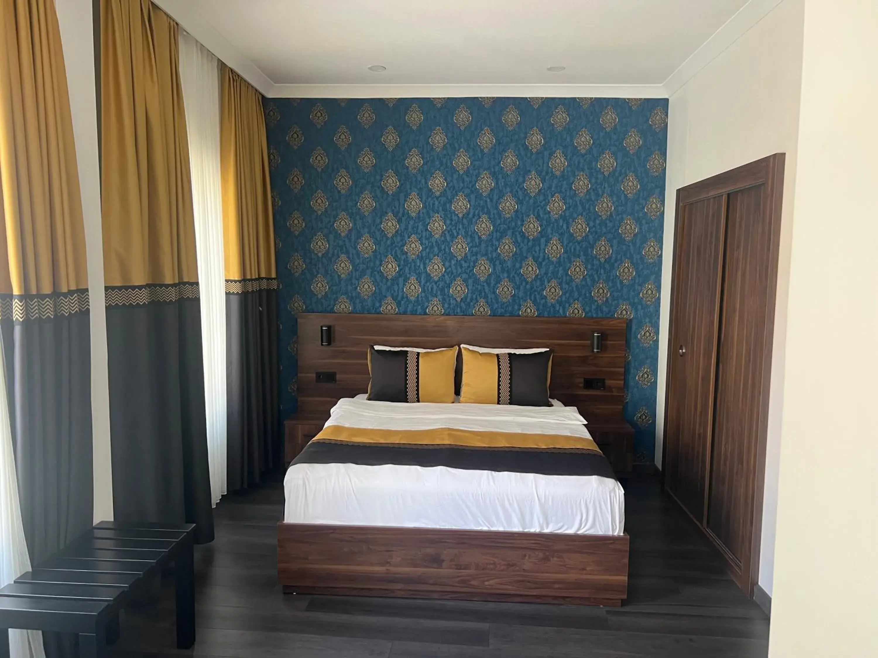 Photo of the whole room, Bed in Seven Dreams Hotel