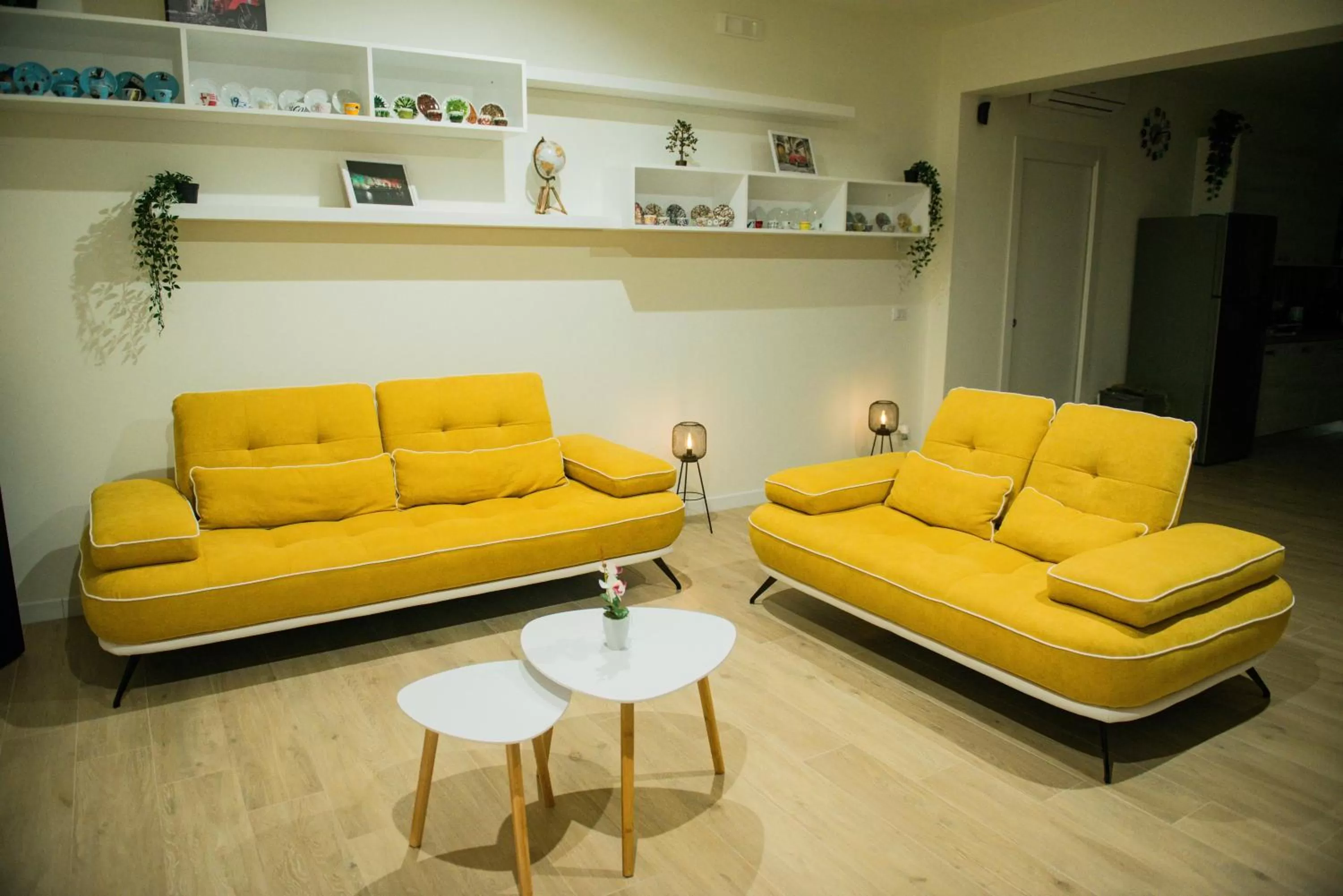 Communal lounge/ TV room, Seating Area in Divina Perla