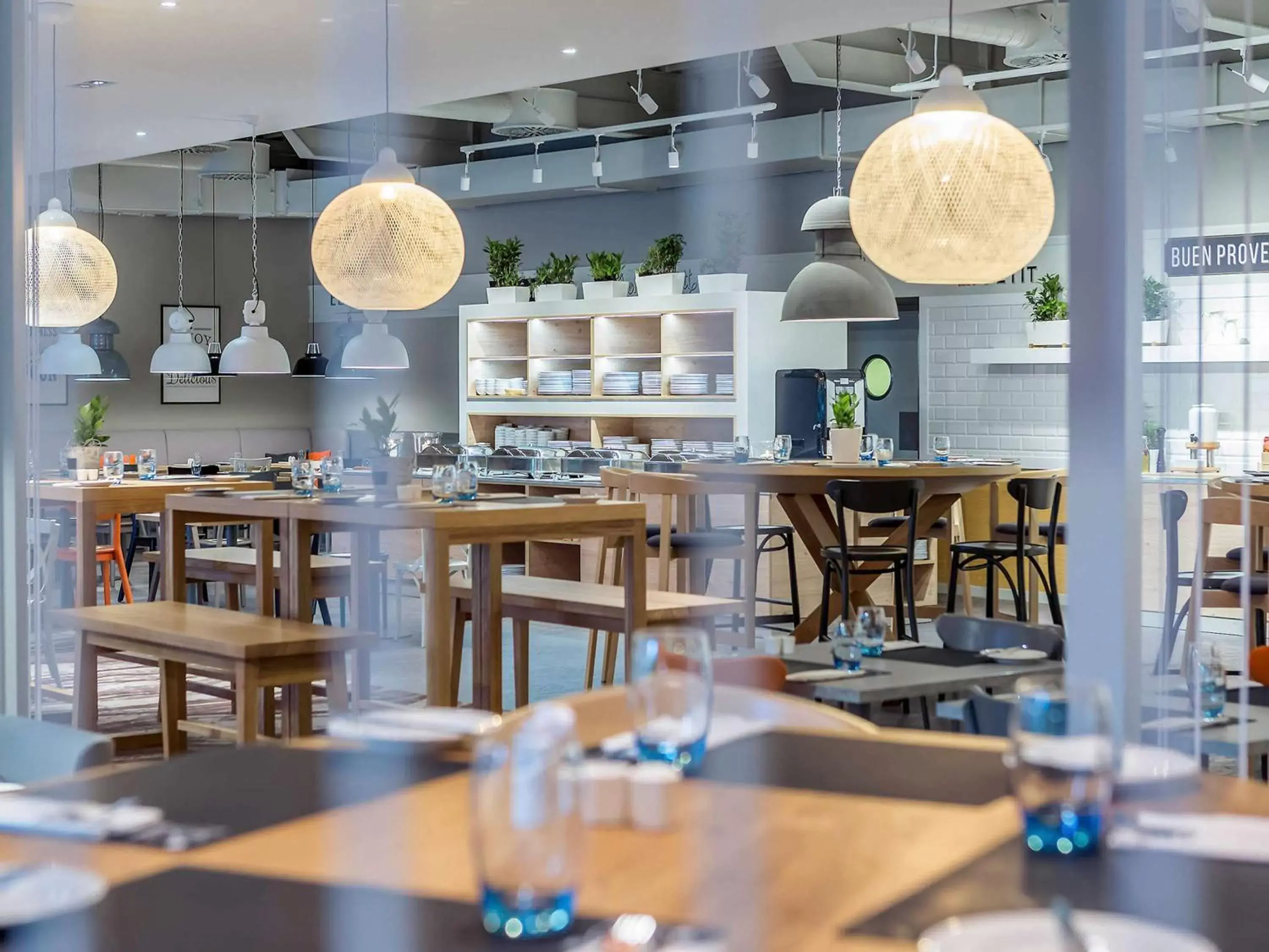 Restaurant/Places to Eat in Novotel Kraków City West