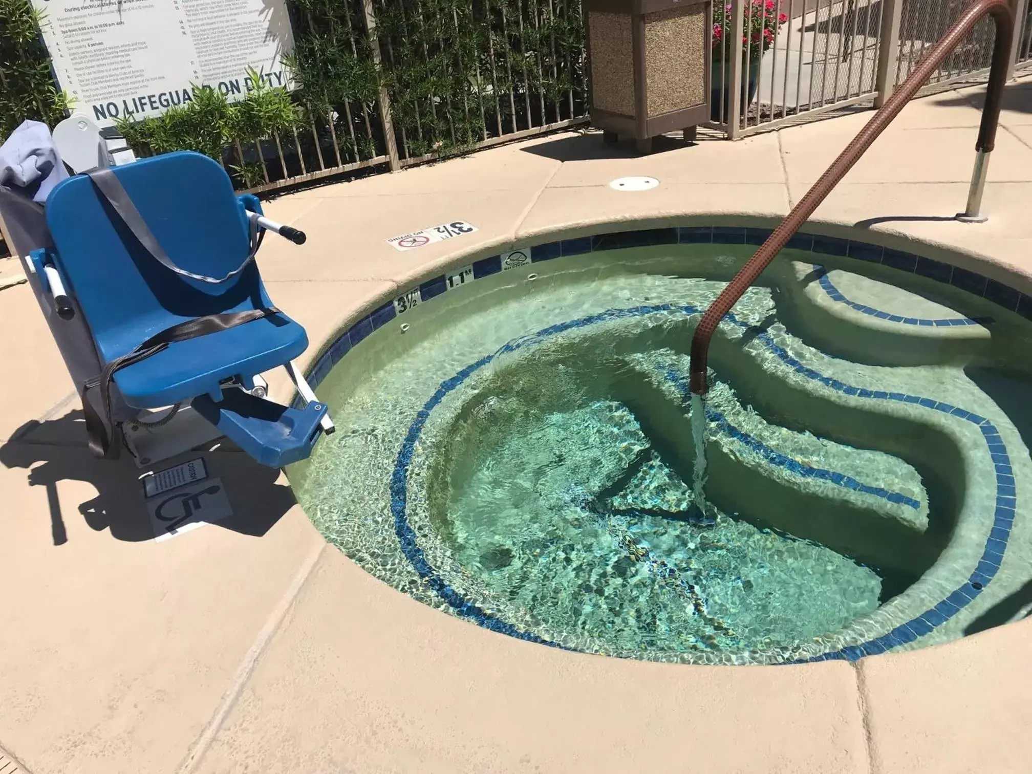 Swimming pool in Varsity Clubs of America - Tucson