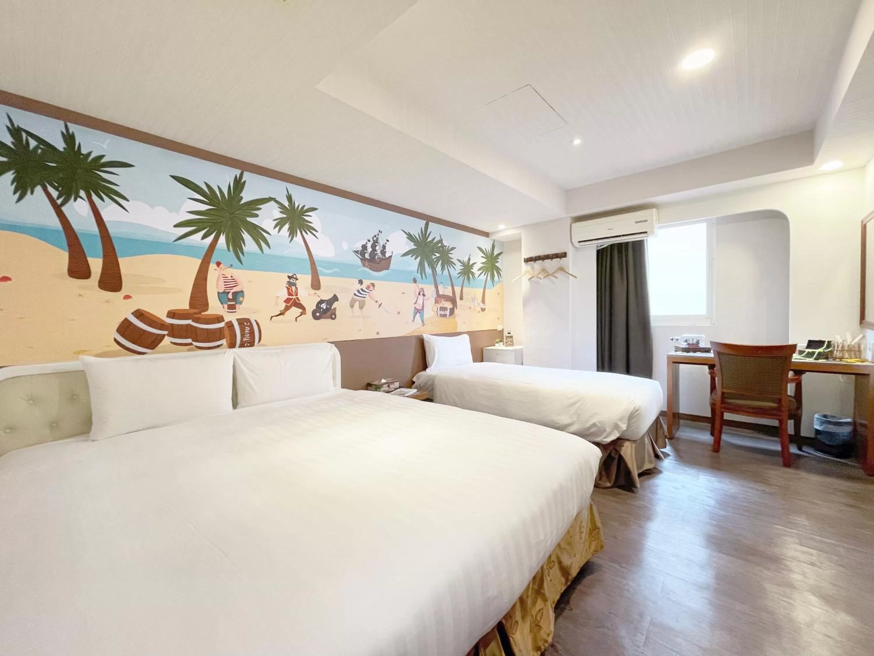 Photo of the whole room, Bed in Roaders Hotel Hualien Dongda