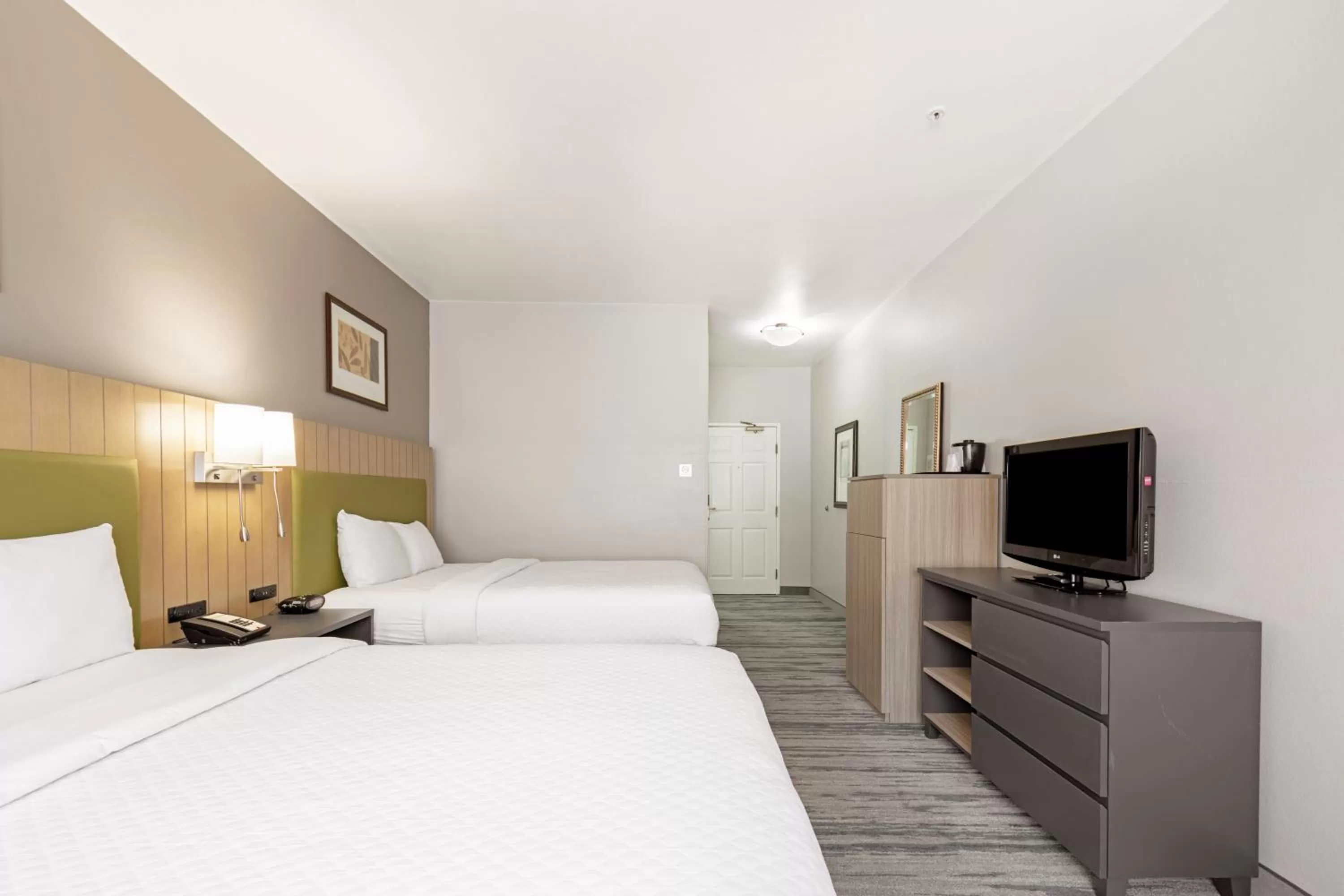 Bedroom, Bed in Country Inn & Suites by Radisson, Lewisville, TX