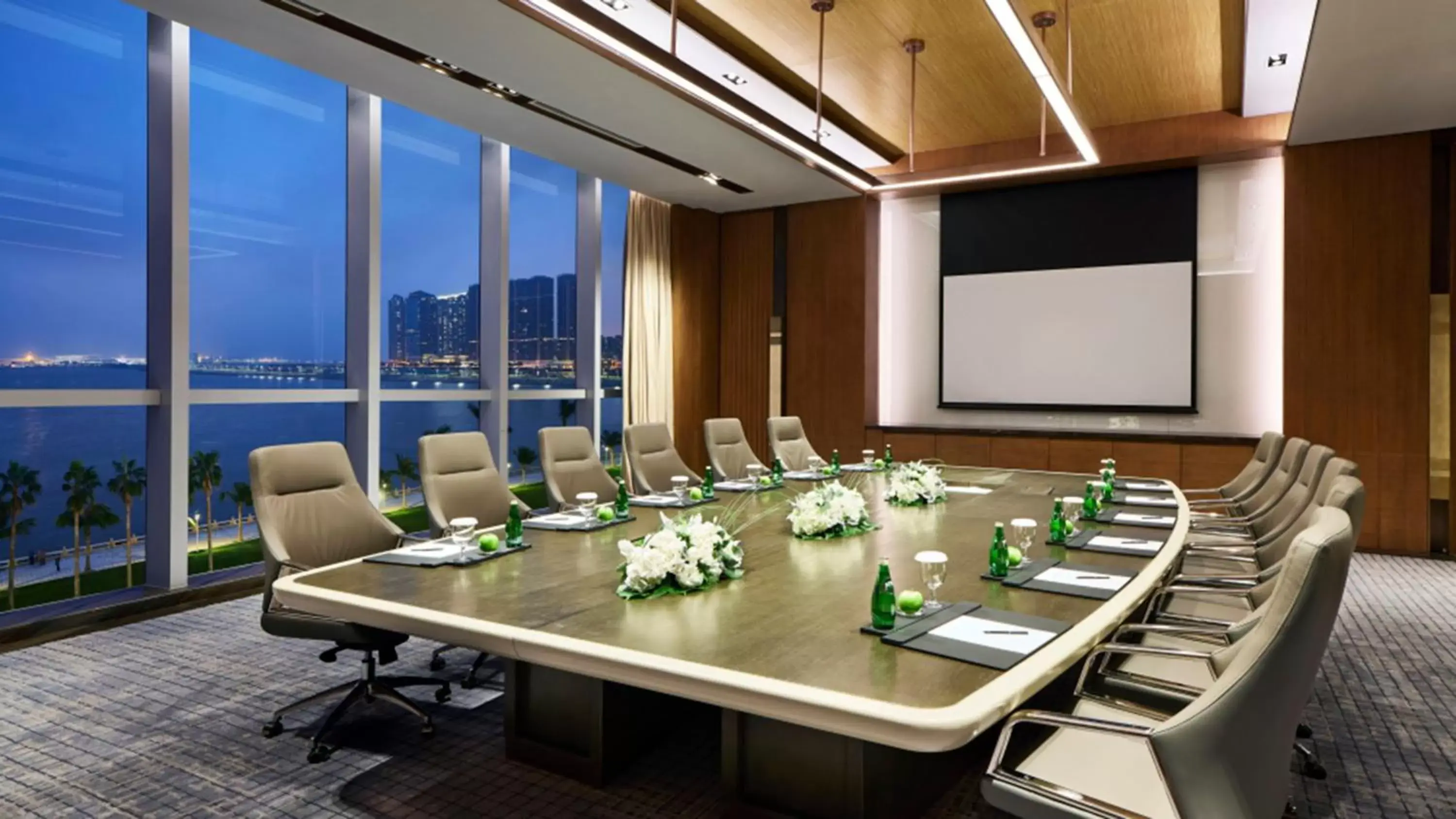 Meeting/conference room, Business Area/Conference Room in InterContinental Zhuhai, an IHG Hotel
