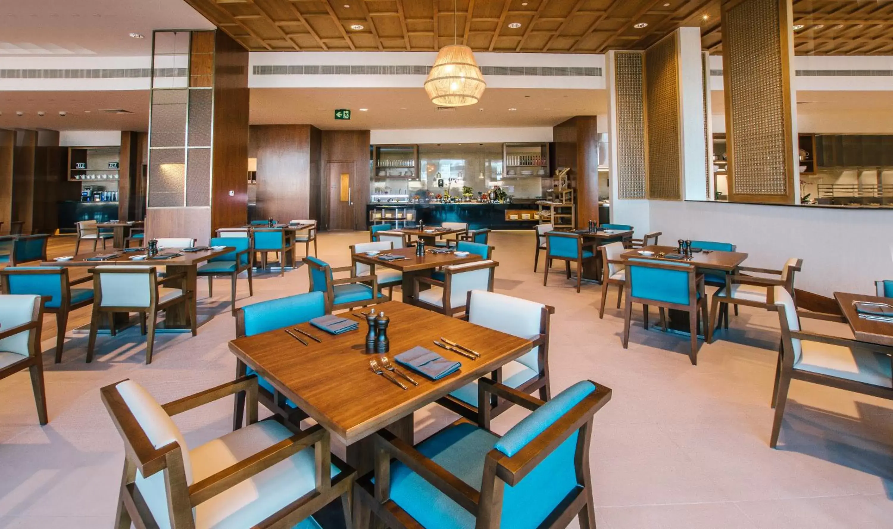 Restaurant/Places to Eat in Crowne Plaza Muscat OCEC, an IHG Hotel