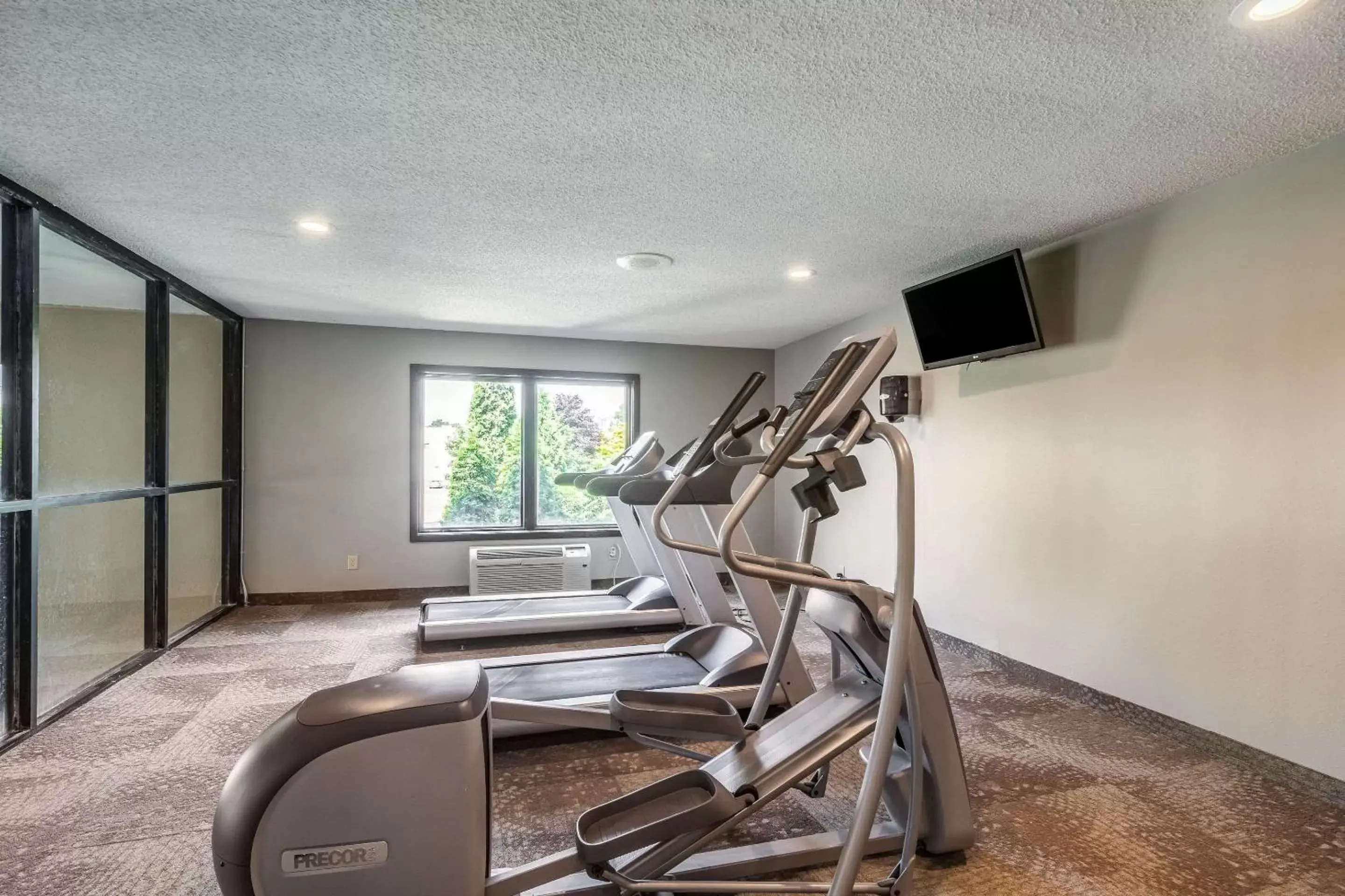 Fitness centre/facilities, Fitness Center/Facilities in Riverview Inn & Suites, Ascend Hotel Collection