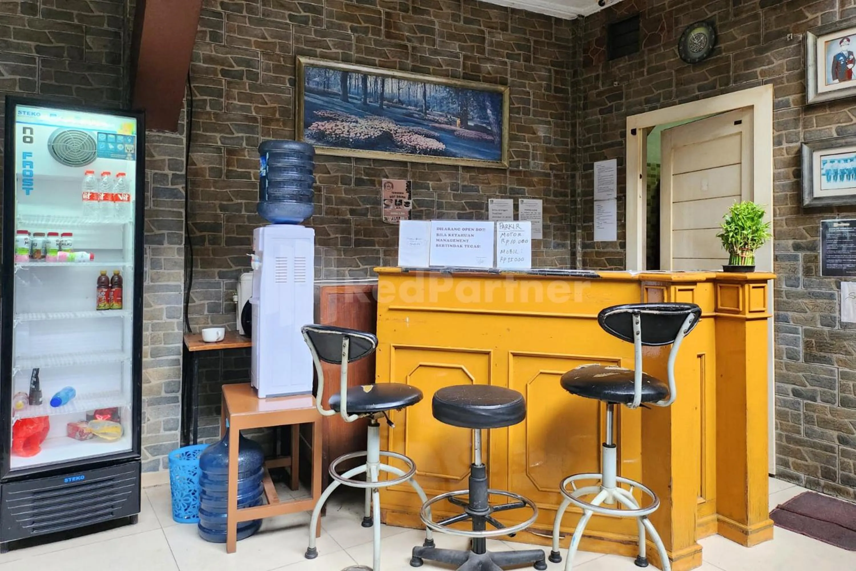 Lobby or reception, Lounge/Bar in OYO 1319 Puspita Guesthouse