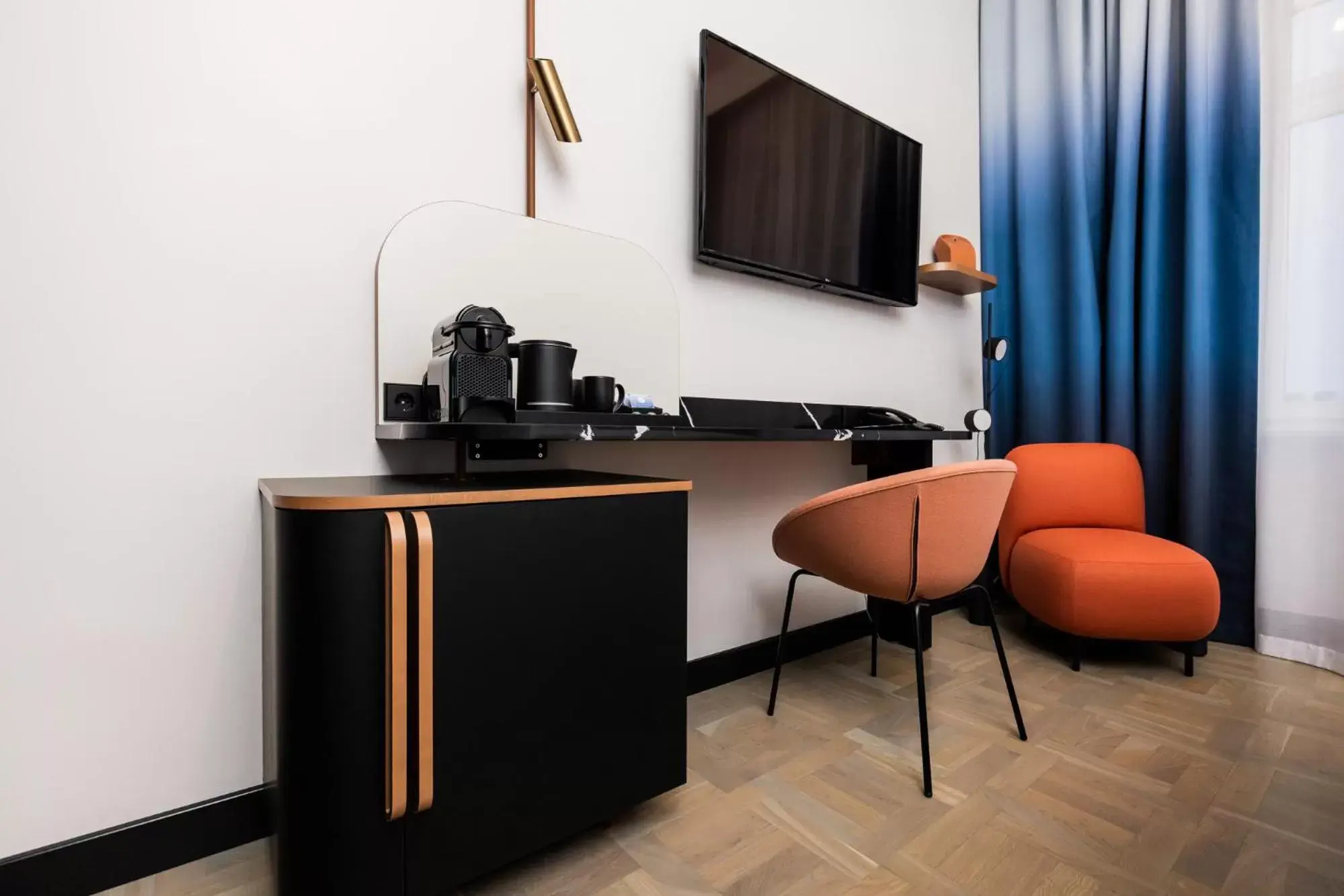 TV and multimedia, Kitchen/Kitchenette in Hotel Valdemars Riga managed by Accor