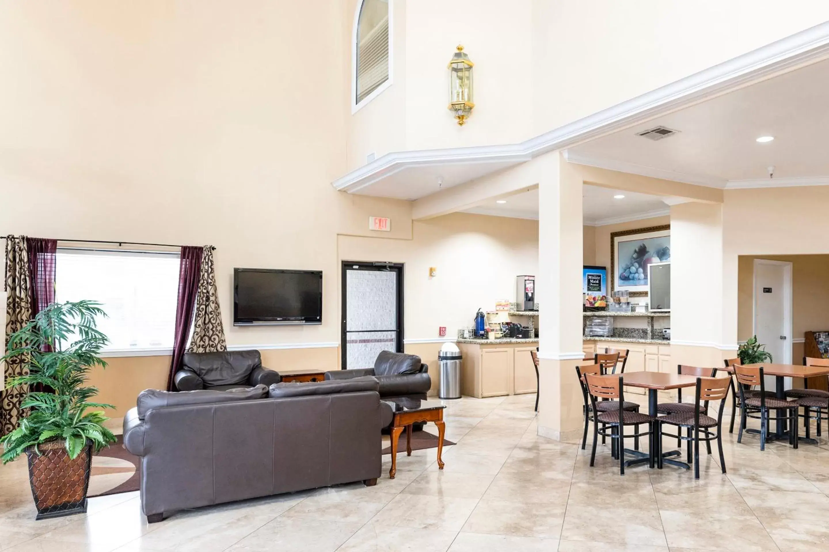 Lobby or reception, Seating Area in OYO Hotel Stafford TX I-69 North