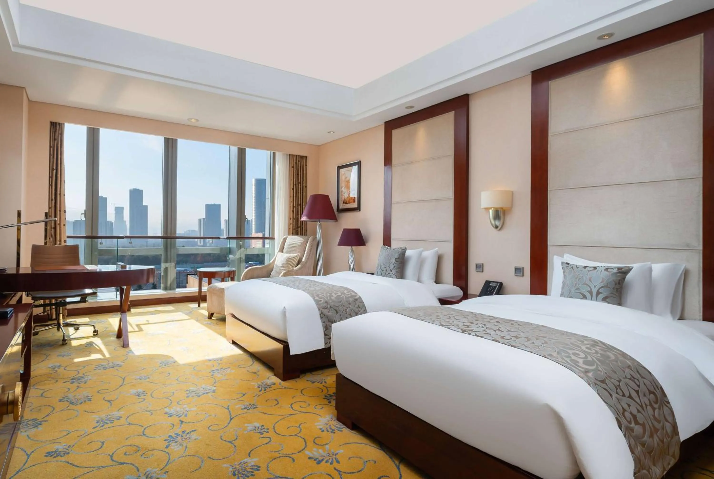 Photo of the whole room, Bed in Howard Johnson Tropical Garden Plaza Kunming