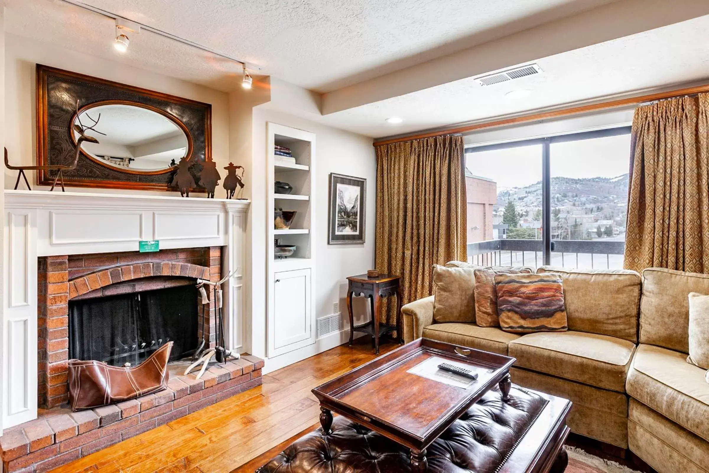 Living room, Seating Area in Shadow Ridge