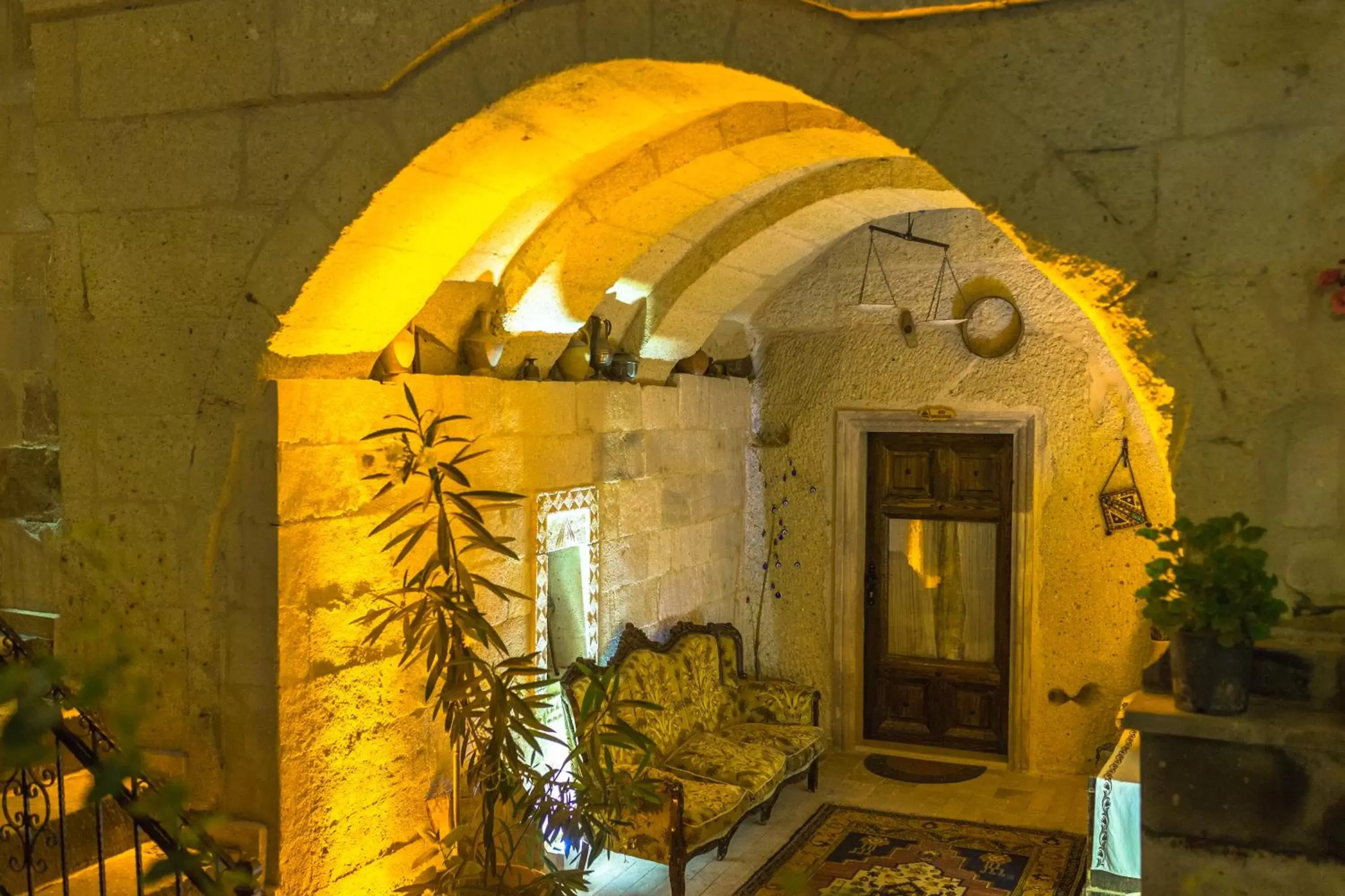 Living room in Hidden Cave Hotel