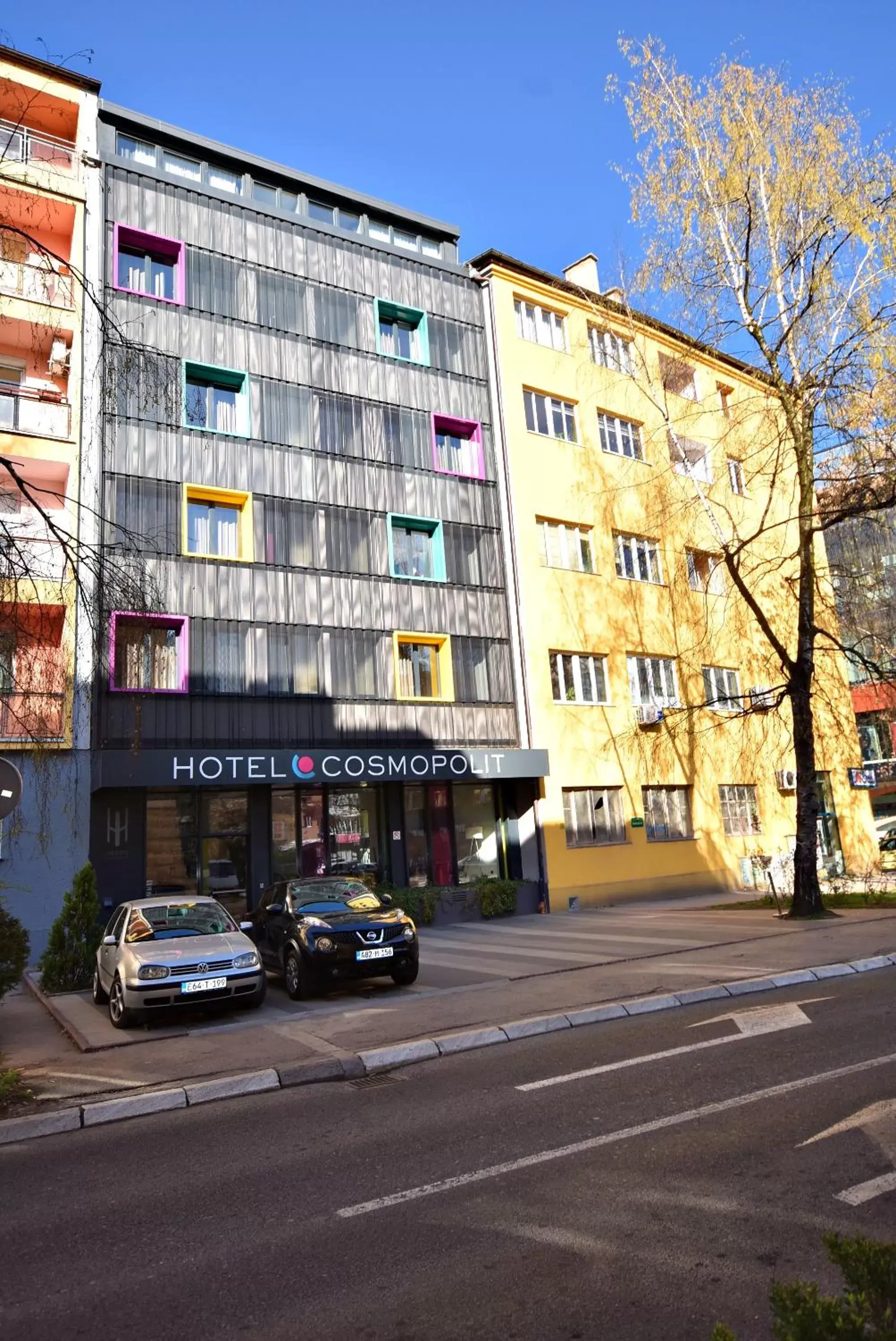 Facade/entrance, Property Building in Hotel Cosmopolit