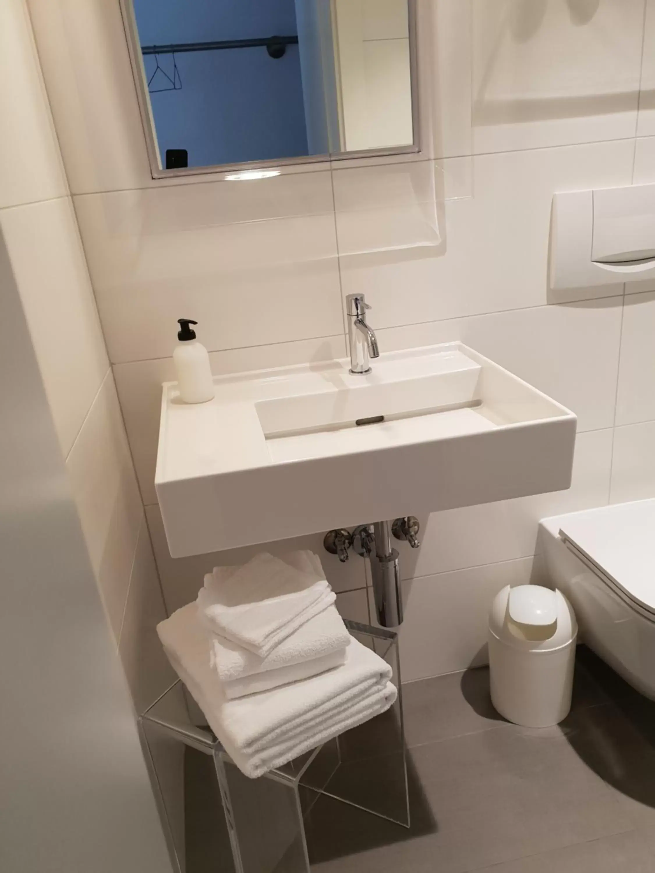 Shower, Bathroom in Hotel & Restaurant Forni