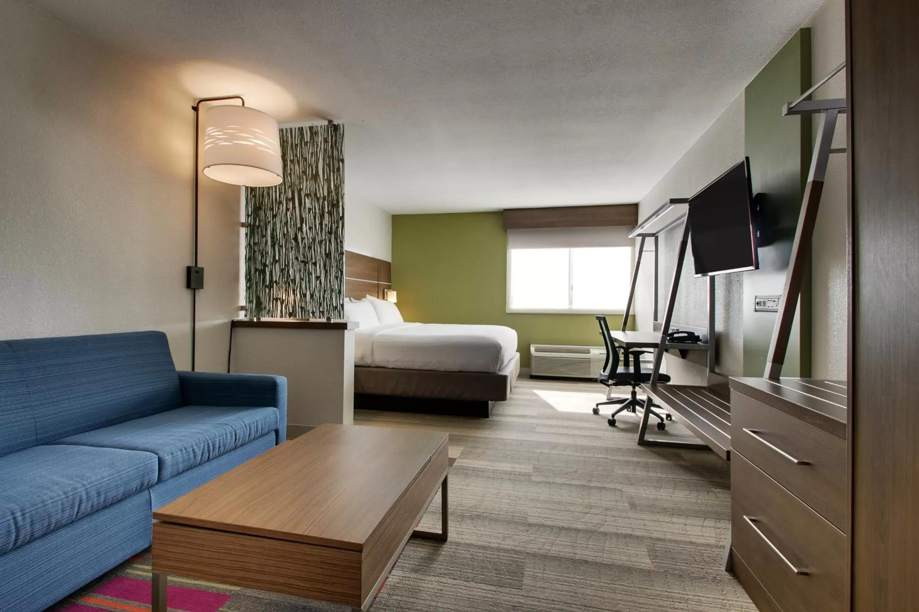 King Suite in Holiday Inn Express & Suites Wapakoneta, an IHG Hotel King Suite in Holiday Inn Express & Suites Wapakoneta, an IHG Hotel