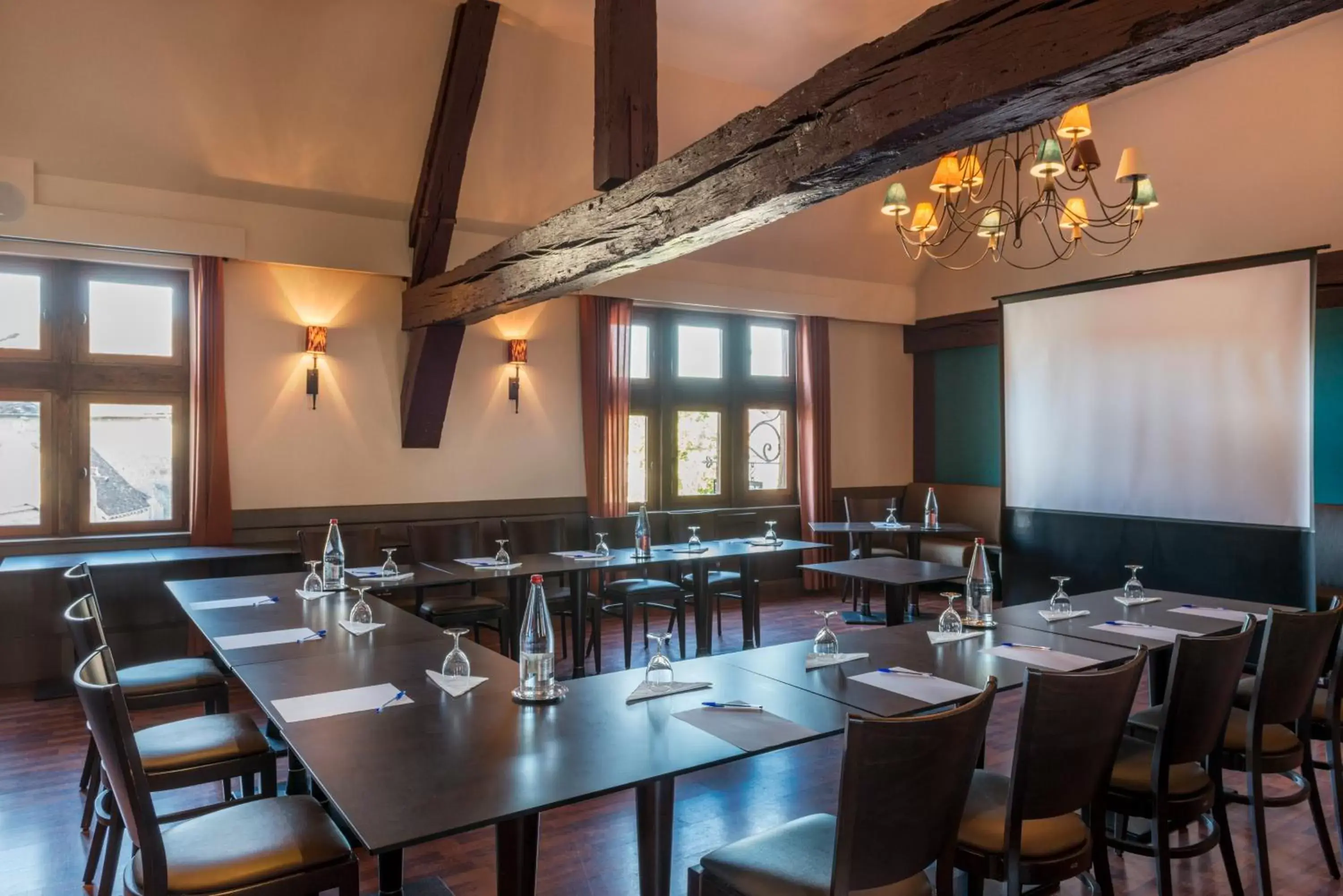 Meeting/conference room, Restaurant/Places to Eat in Hôtel Aux Vieux Remparts, The Originals Relais