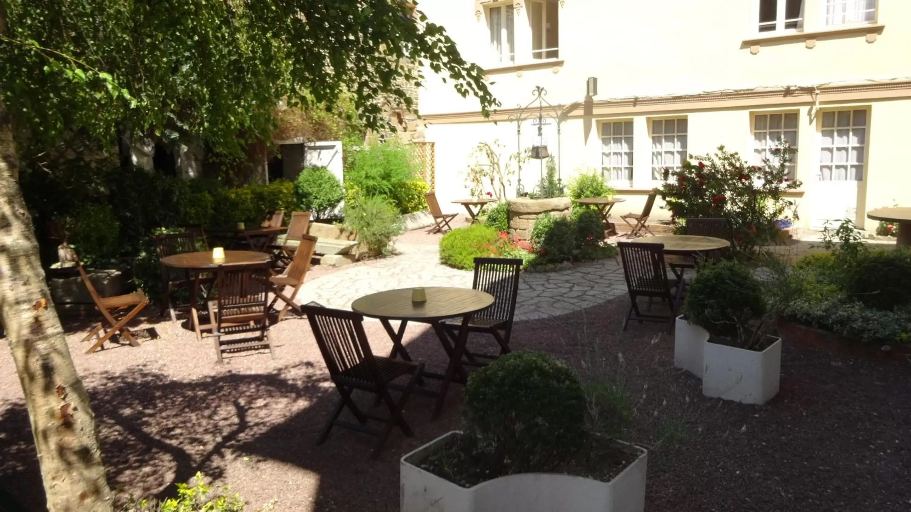 Garden, Patio/Outdoor Area in Best Western Hôtel Montgomery