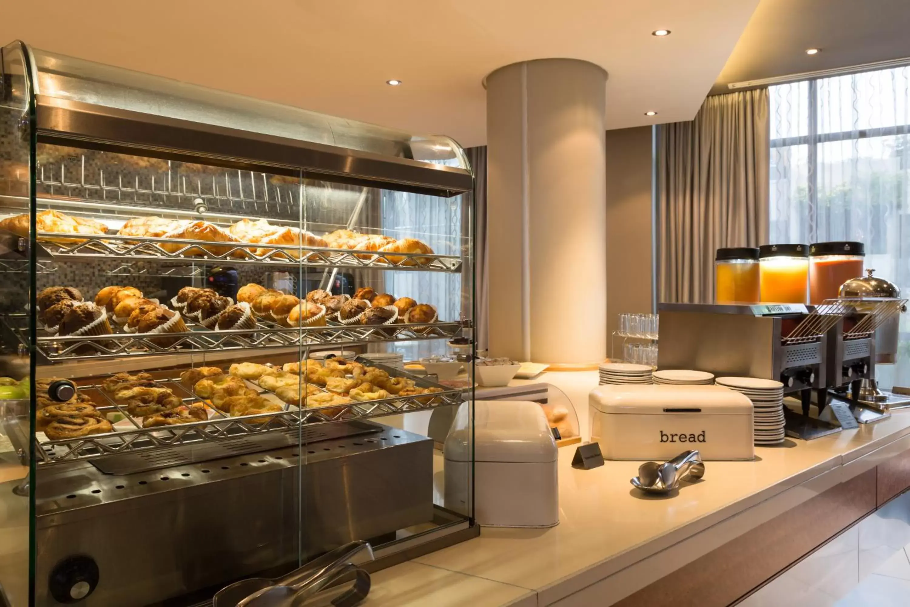 Restaurant/places to eat in Holiday Inn Express Durban - Umhlanga, an IHG Hotel