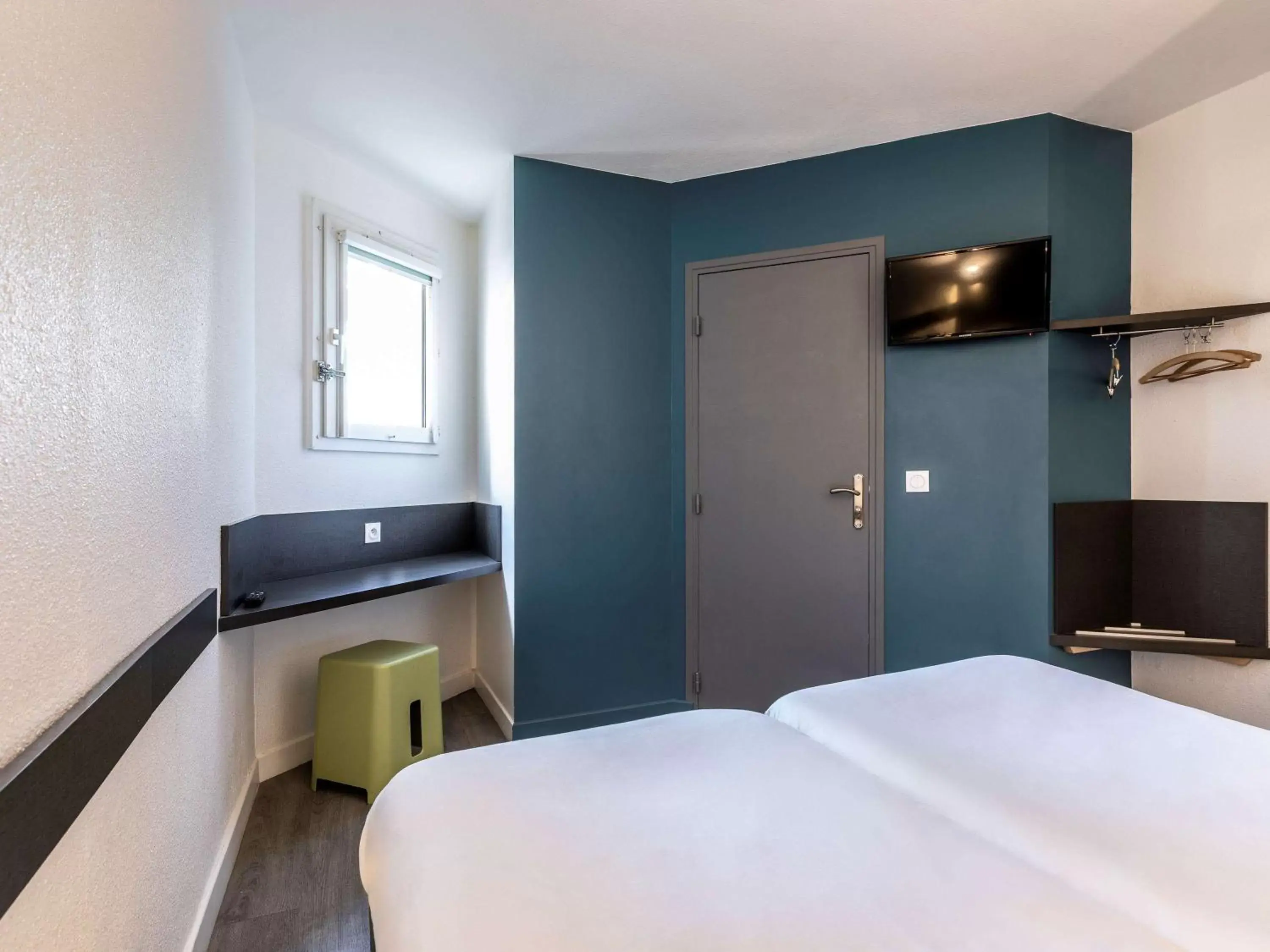 Photo of the whole room, Bed in Ibis Budget Lyon Est Saint Quentin Fallavier Photo of the whole room, Bed in Ibis Budget Lyon Est Saint Quentin Fallavier