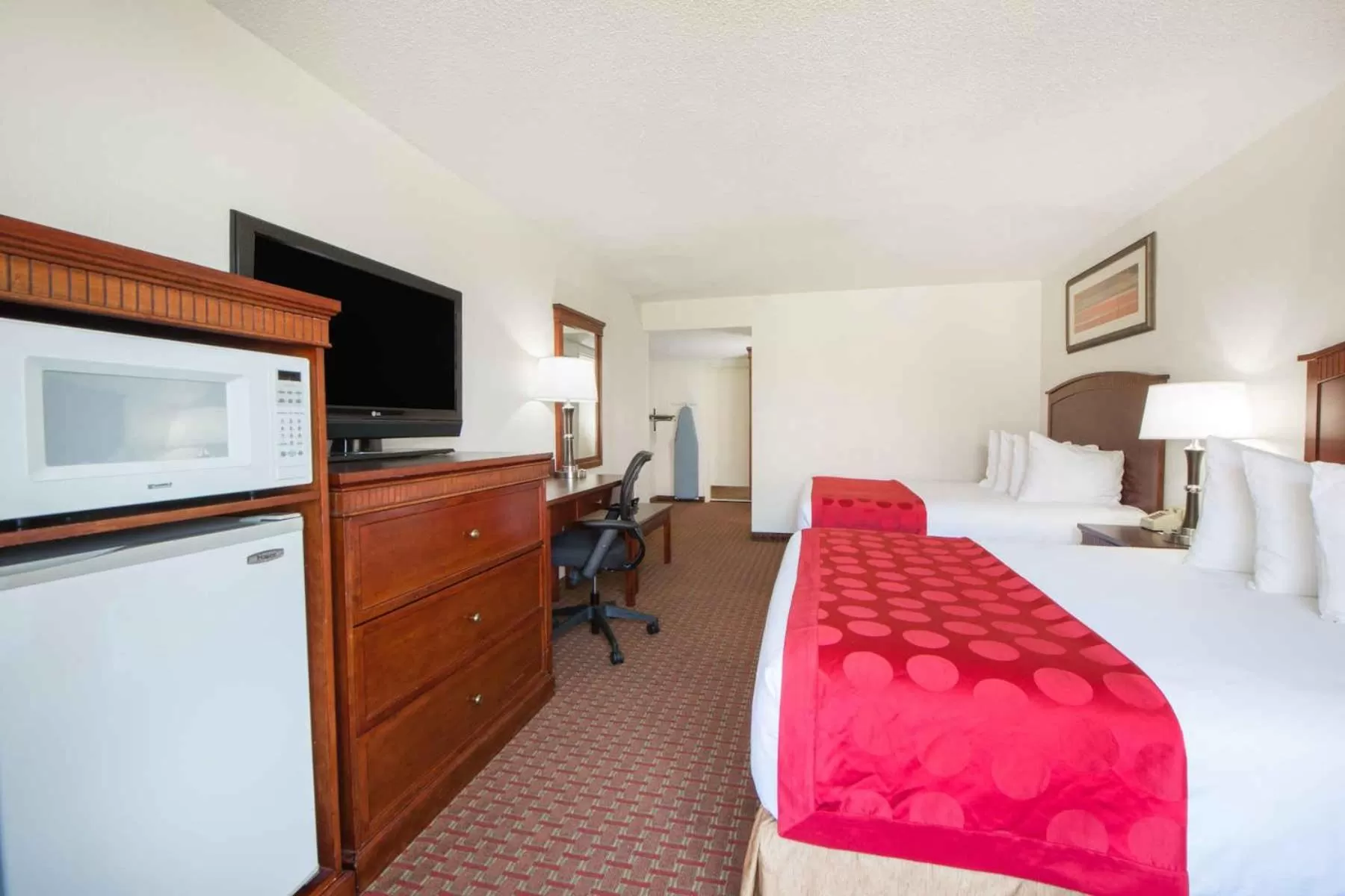 TV and multimedia, Bed in Ramada by Wyndham Enid