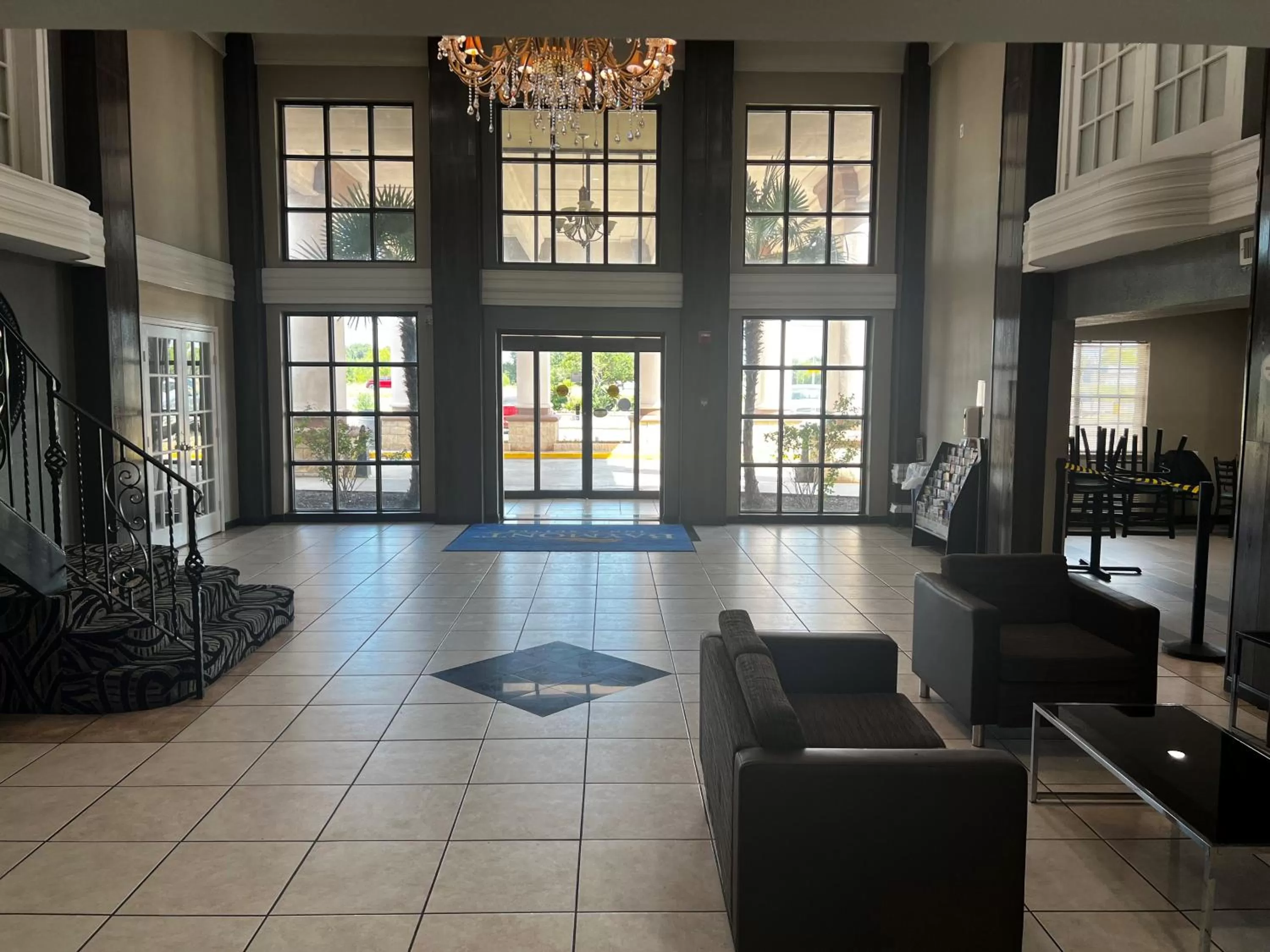 Lobby or reception in Baymont by Wyndham Port Arthur - Groves Area