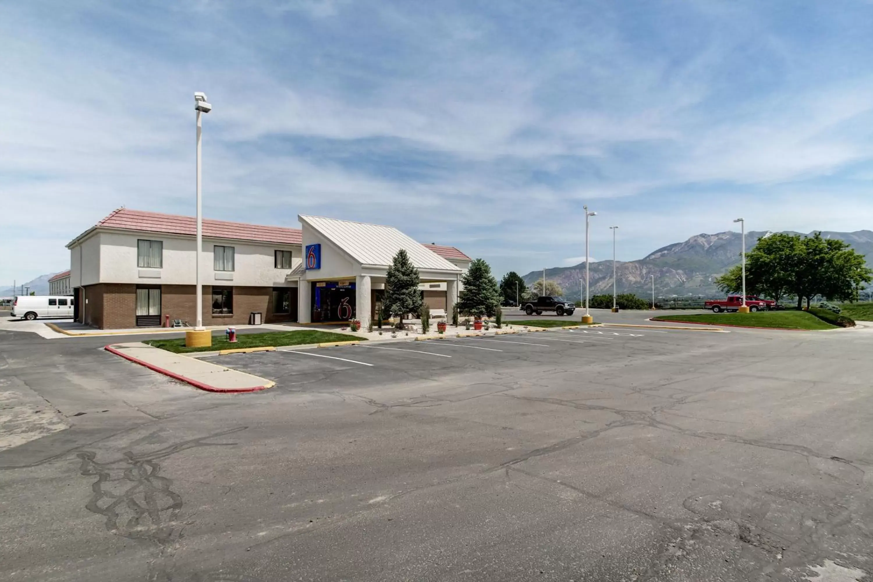 Property building in Motel 6-Ogden, UT - Riverdale Property building in Motel 6-Ogden, UT - Riverdale