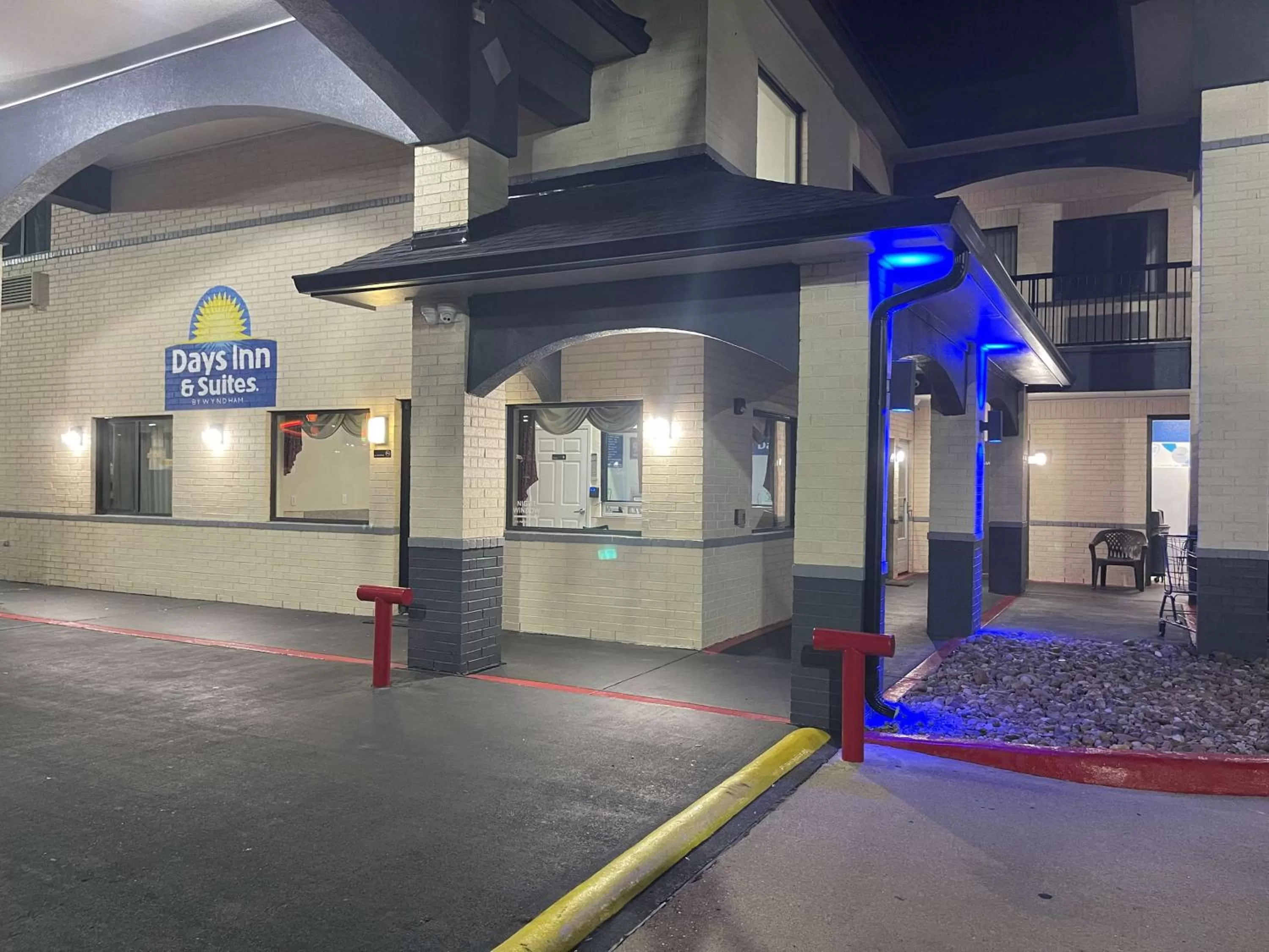 Property building in Days Inn by Wyndham Dickinson TX