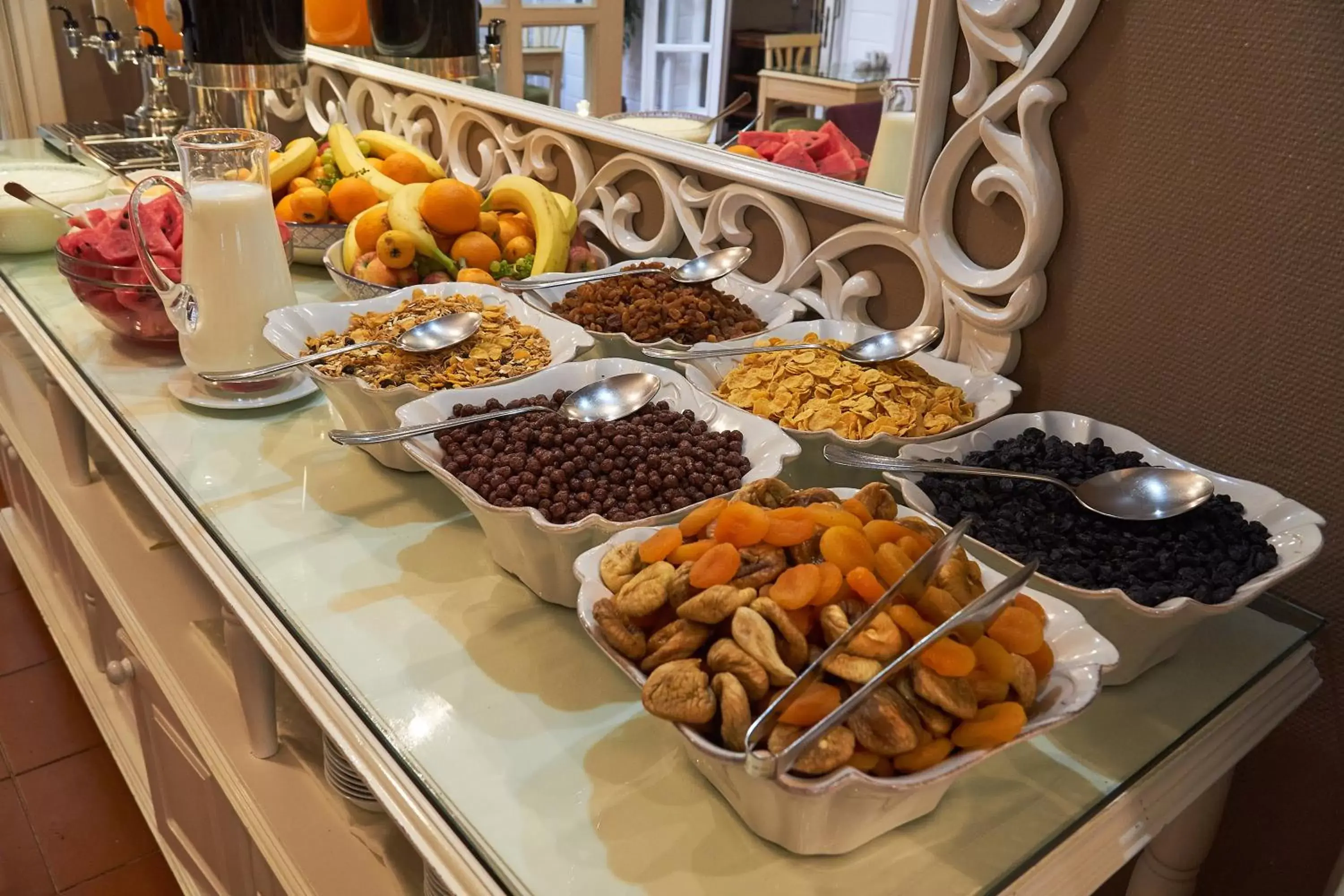 Buffet breakfast in Celal Sultan Hotel Special Class