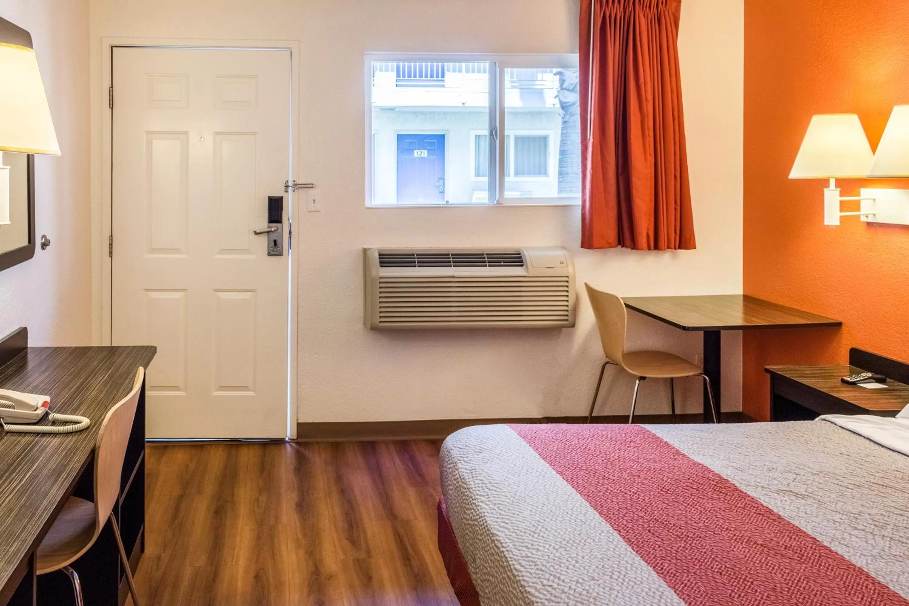 Bedroom, Bed in Motel 6-Bakersfield, CA - East